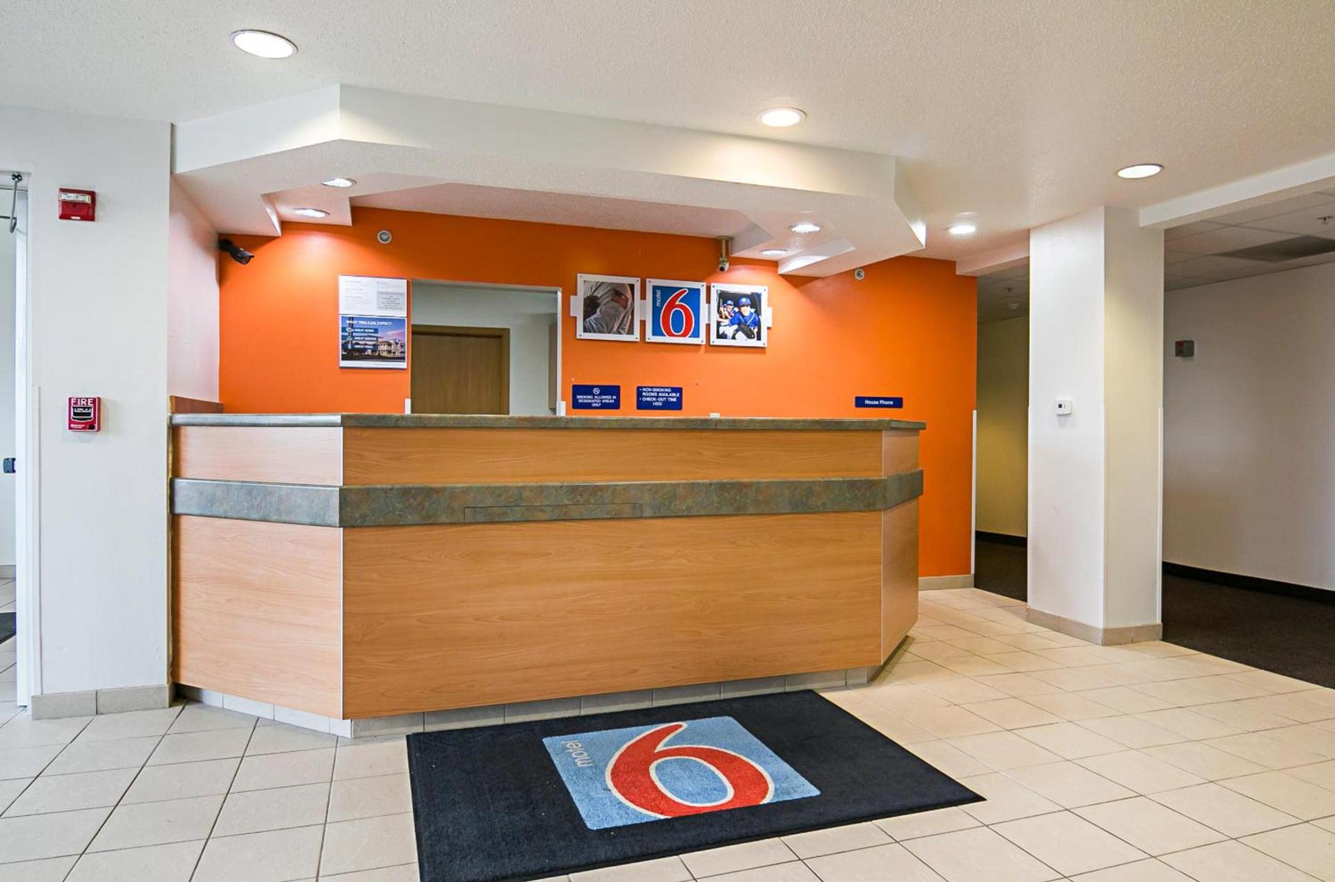 Motel 6-Sycamore, IL photo 6