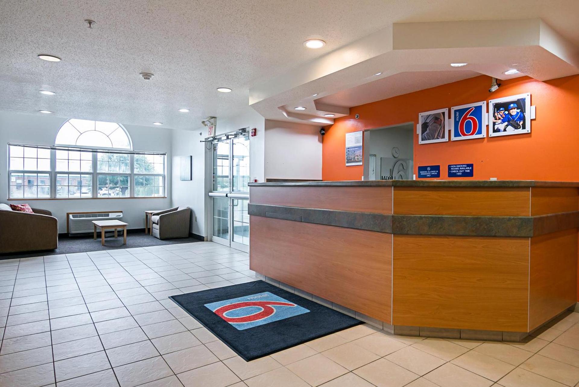 Motel 6-Sycamore, IL photo 8