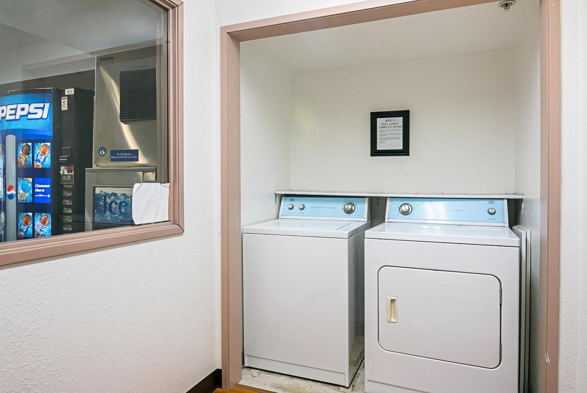 Motel 6-Sycamore, IL photo 29