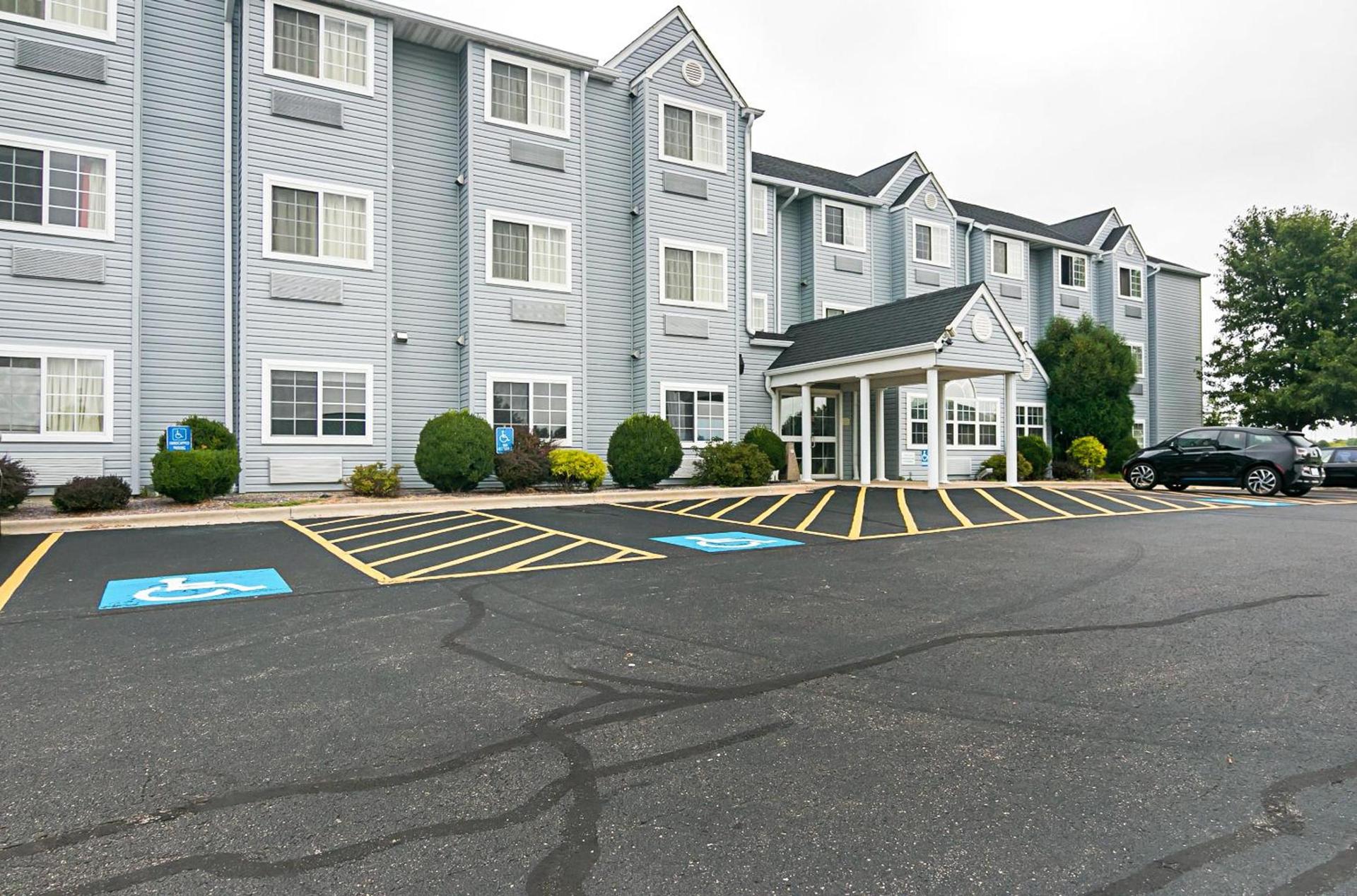 Motel 6-Sycamore, IL photo 2