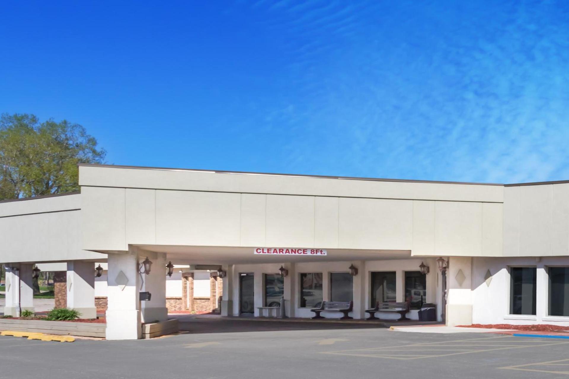 AmericInn by Wyndham Janesville photo 68
