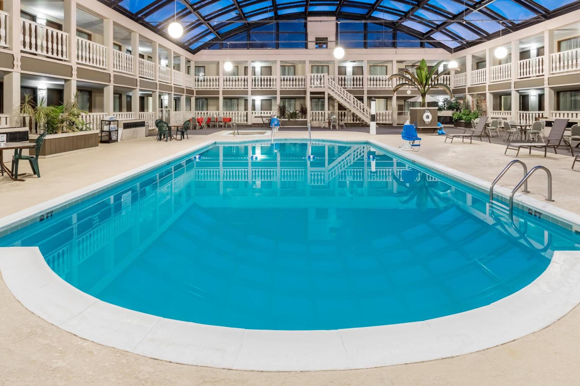 AmericInn by Wyndham Janesville photo 45