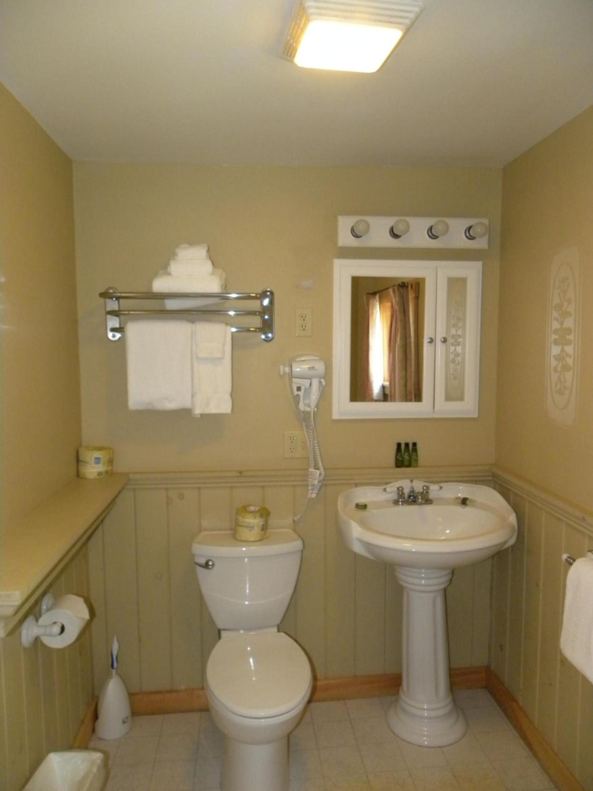 Colonial Gables Oceanfront Village photo 40