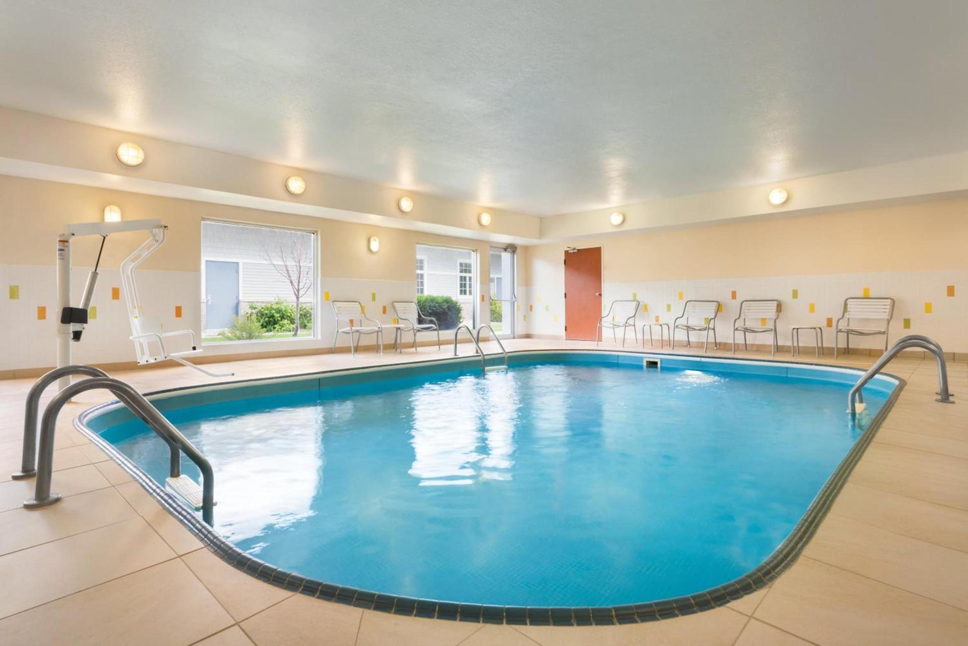 Amerivu Inn and Suites photo 4