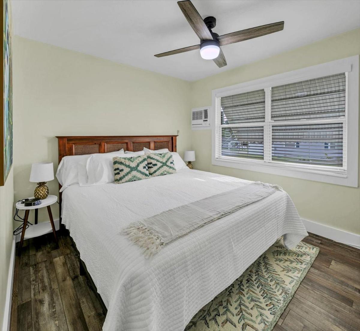 Safety Harbor Motel photo 28