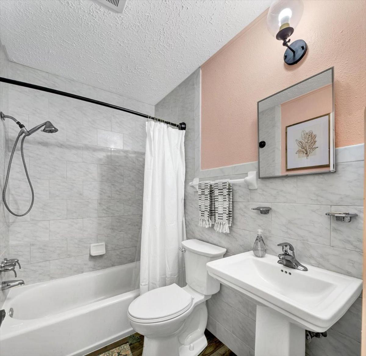 Safety Harbor Motel photo 37