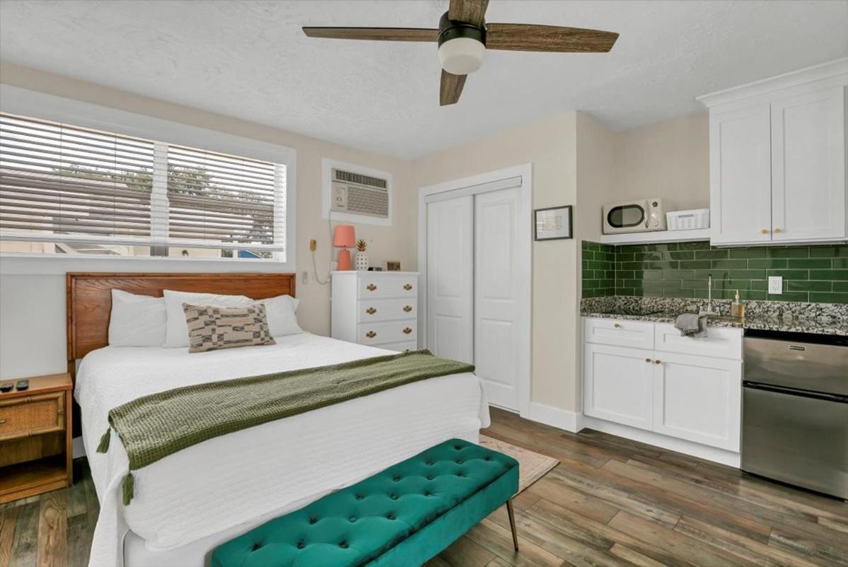 Safety Harbor Motel photo 21