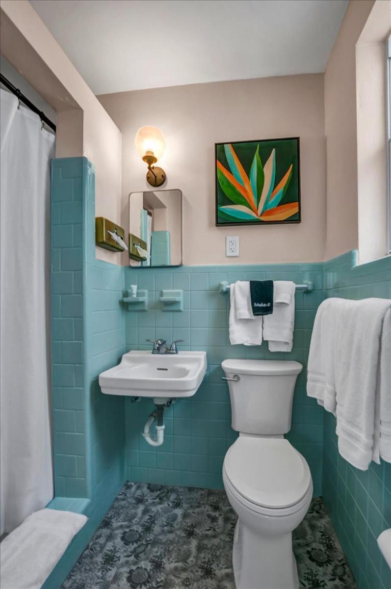 Safety Harbor Motel photo 16