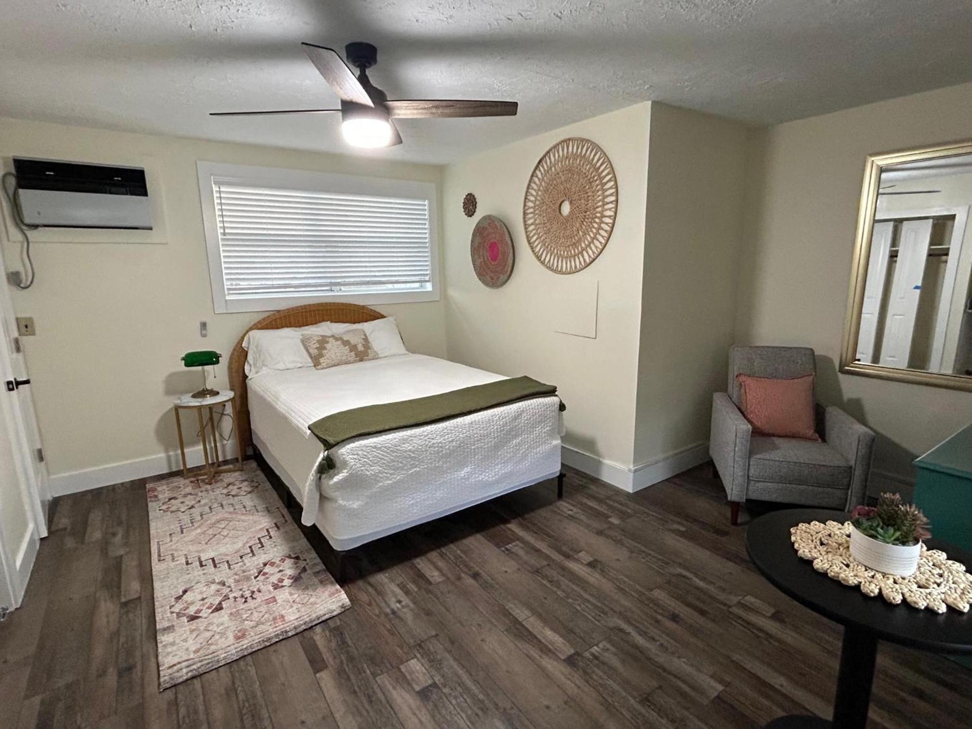 Safety Harbor Motel photo 12