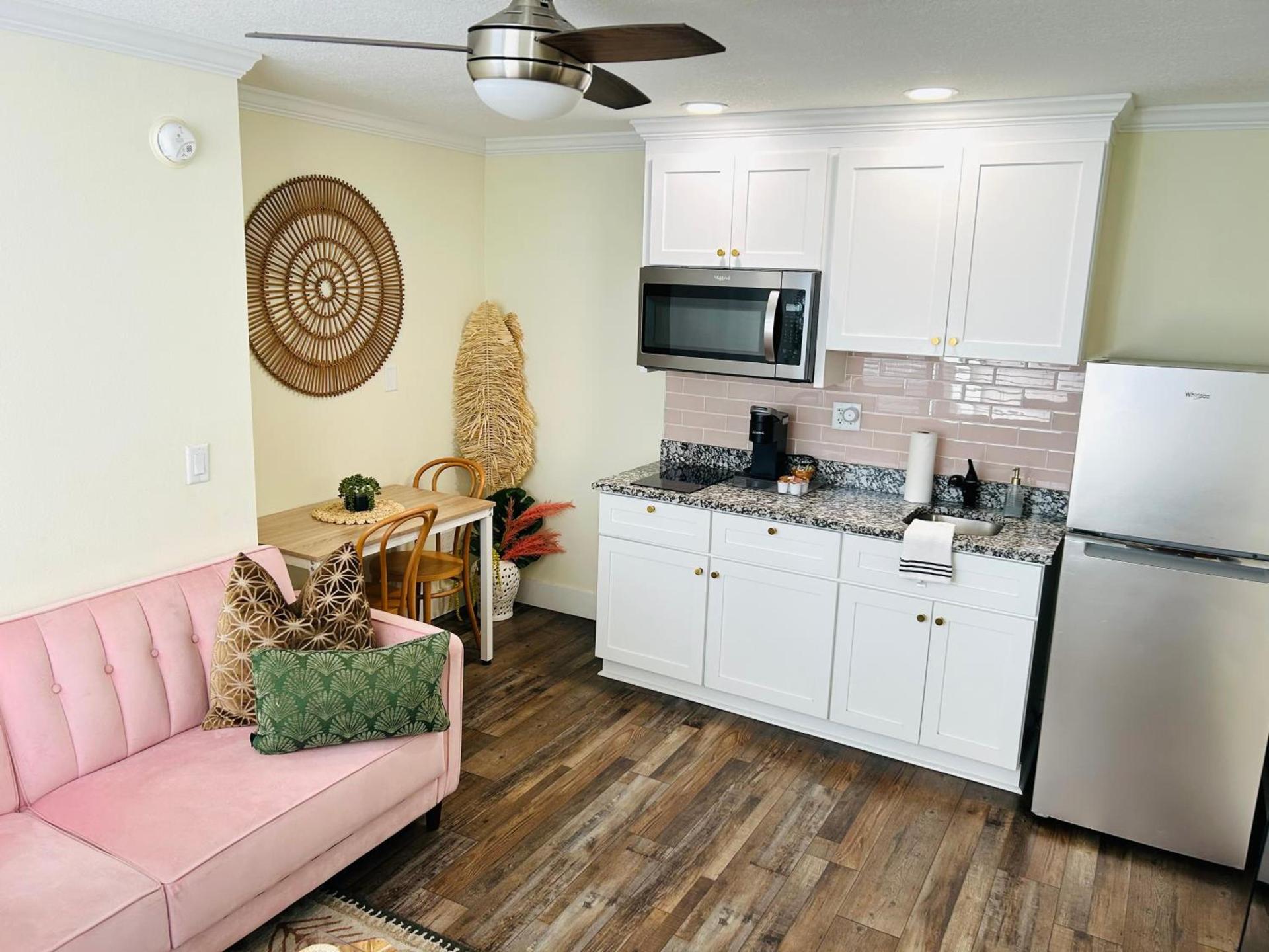 Safety Harbor Motel photo 9