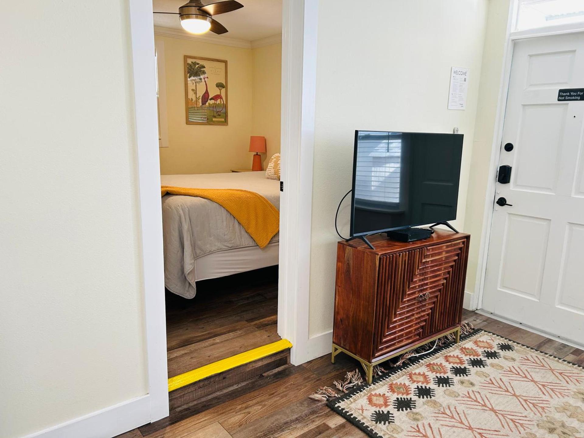 Safety Harbor Motel photo 8