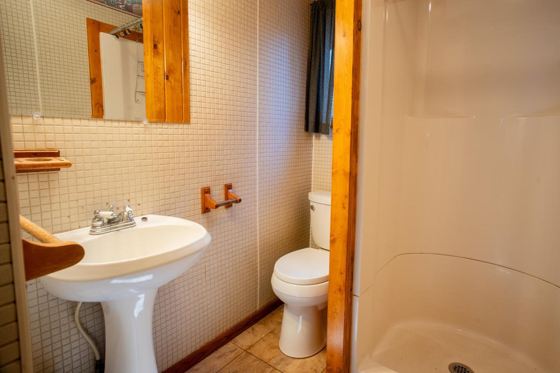 Timber Bay Lodge and Houseboats photo 9