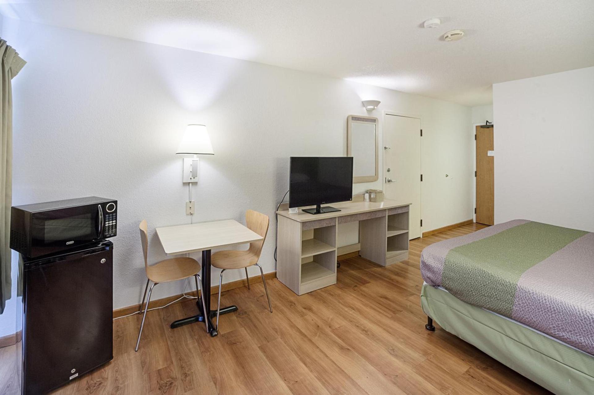 Motel 6-Binghamton, NY photo 12