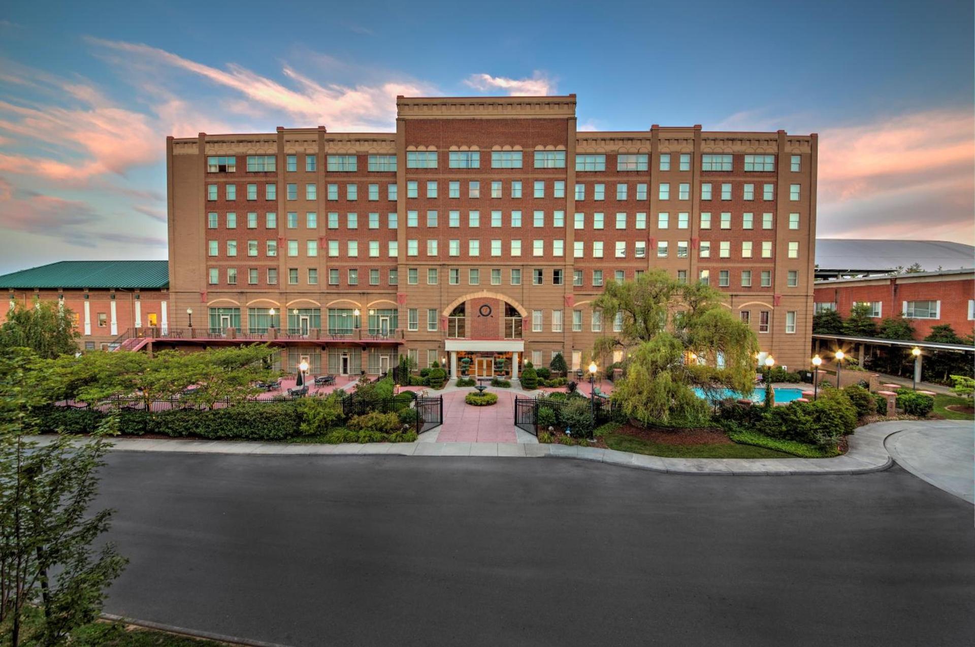 Carnegie Hotel & Spa — hotel in Johnson City
