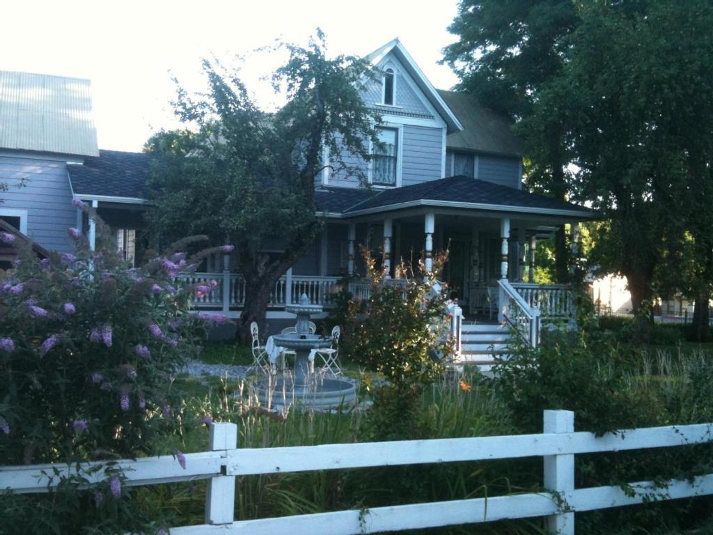The Whitmore Inn photo 1