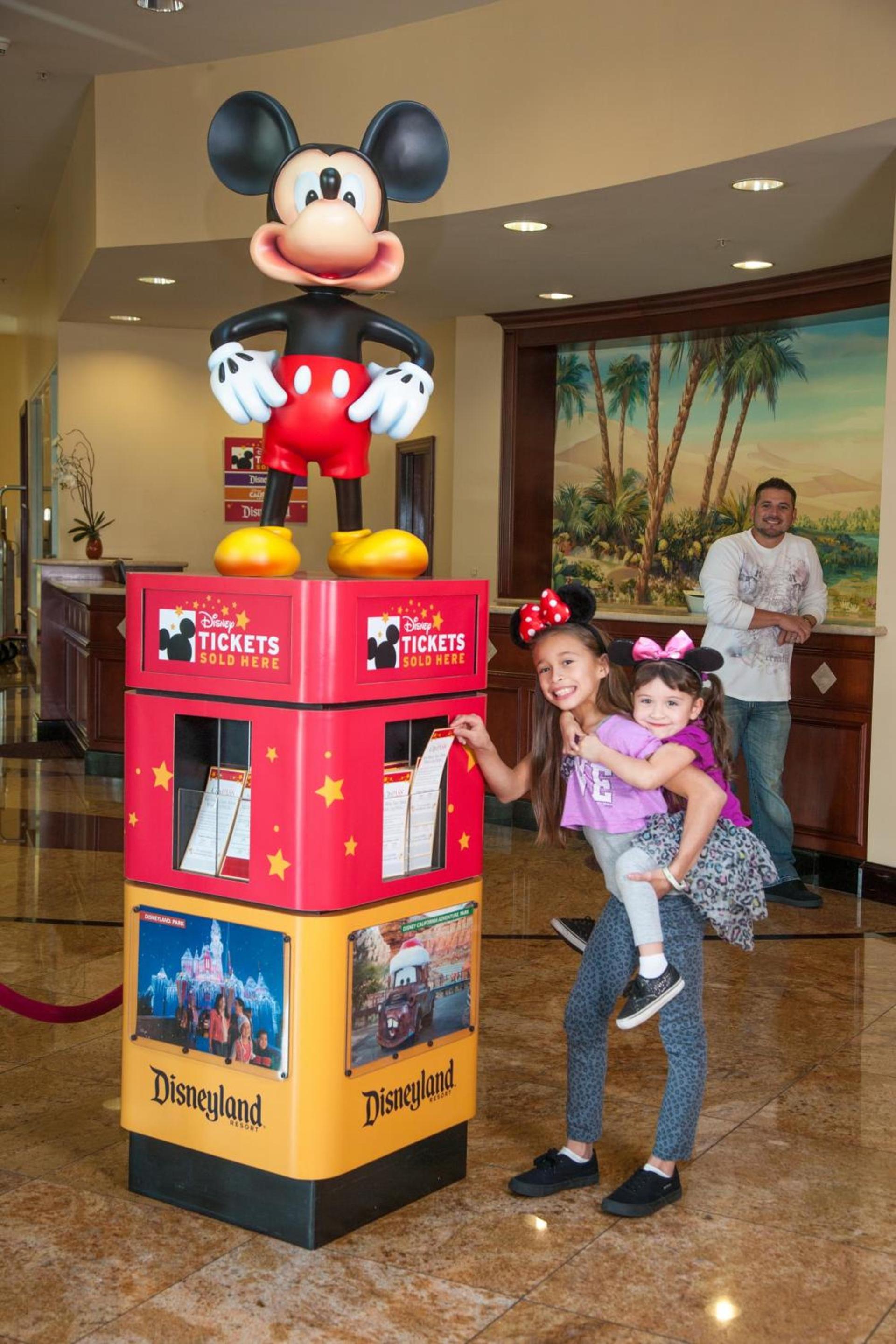 Desert Palms Hotel & Suites Anaheim Resort photo 29