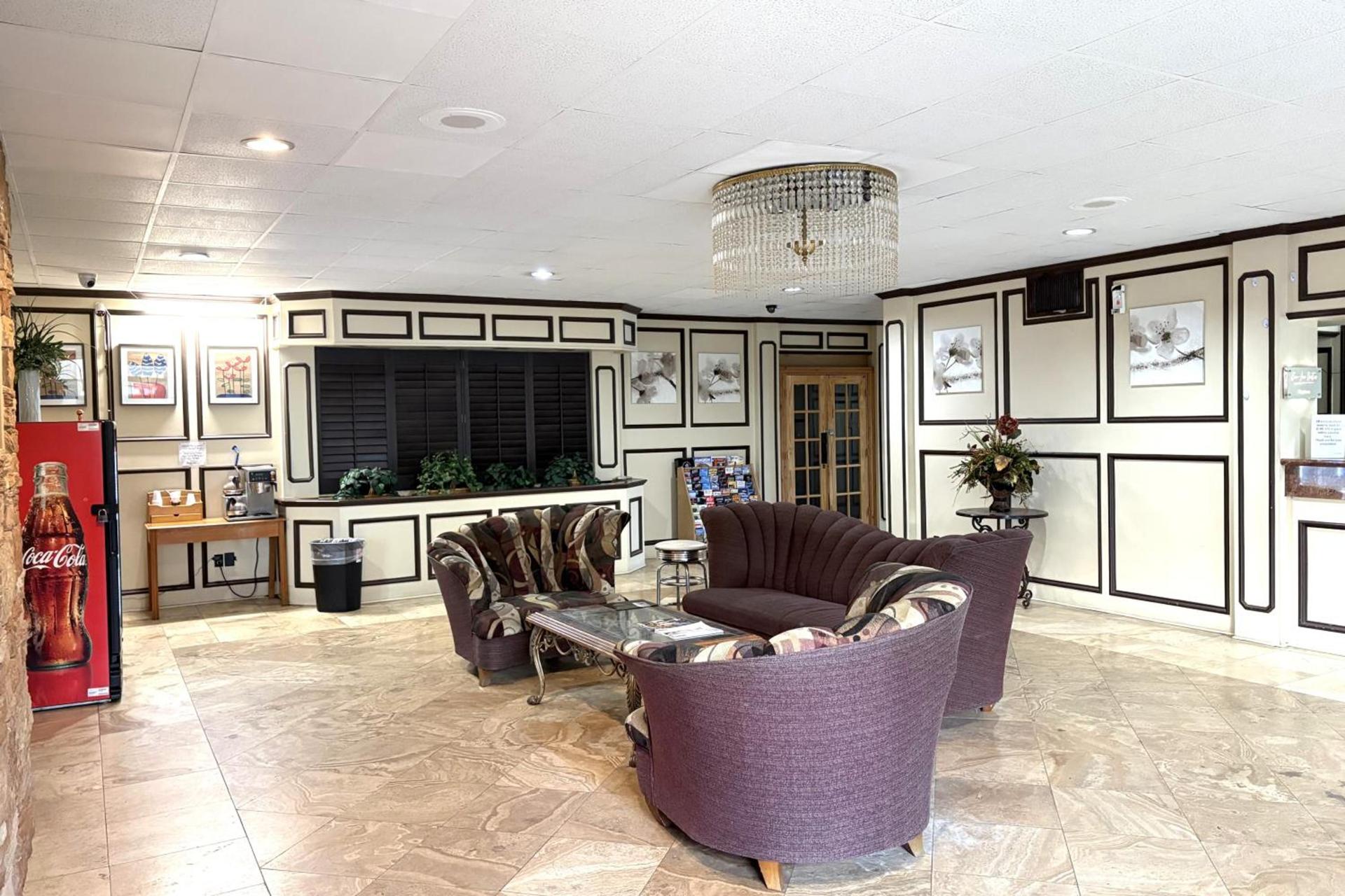 Motel 19 By Capital O Baytown I-10 photo 17