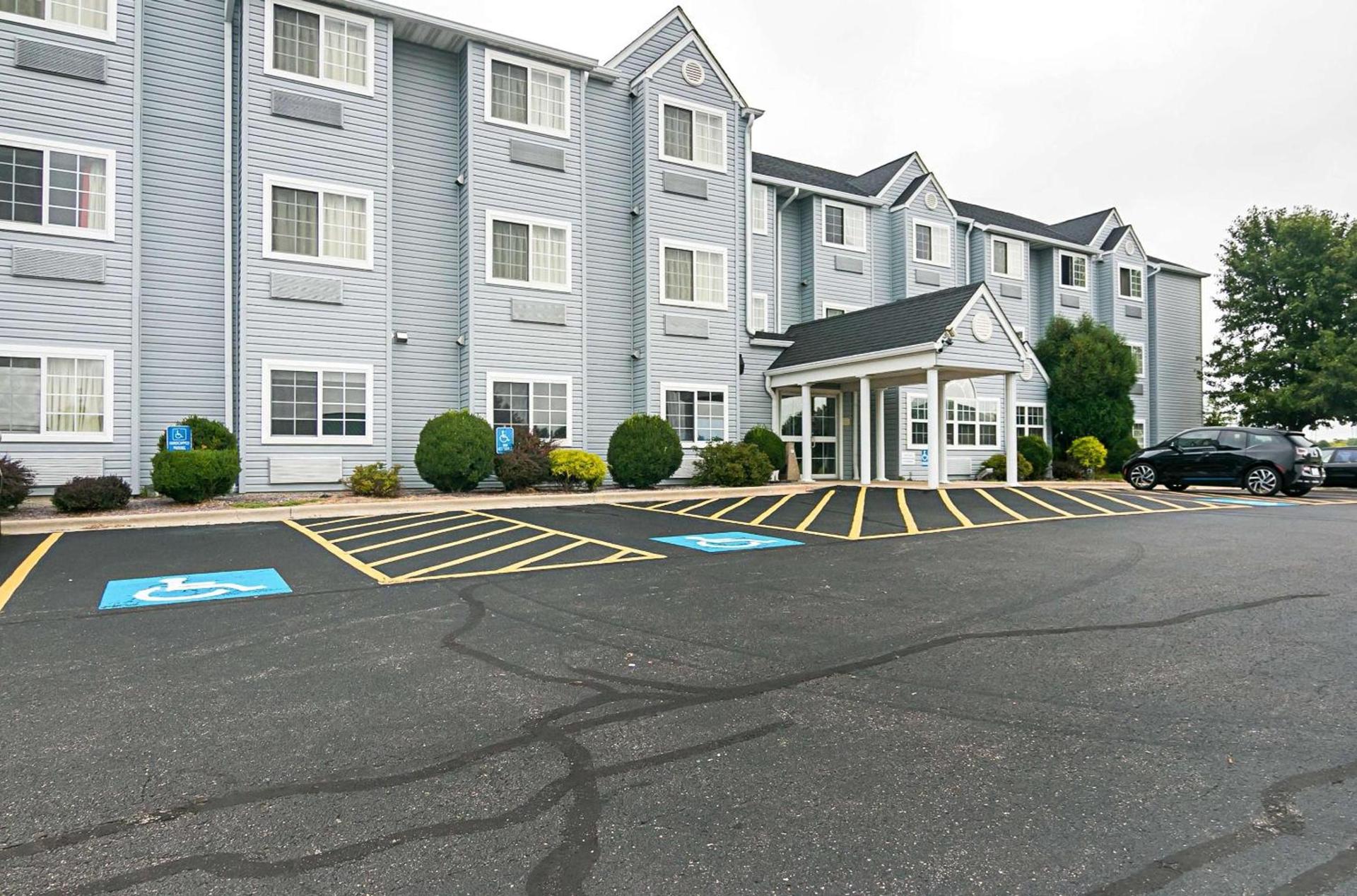 Motel 6-Sycamore, IL photo 60