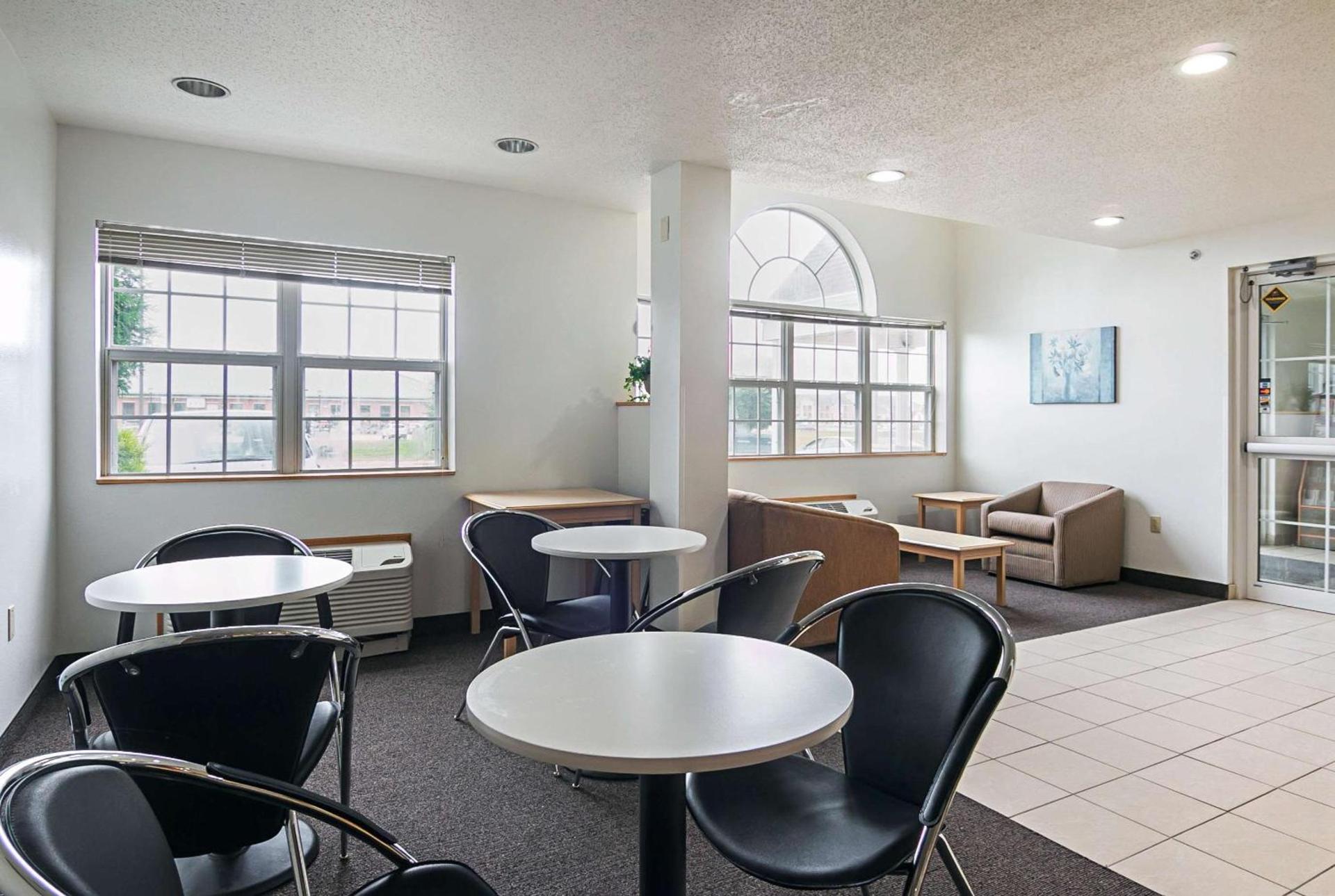 Motel 6-Sycamore, IL photo 55