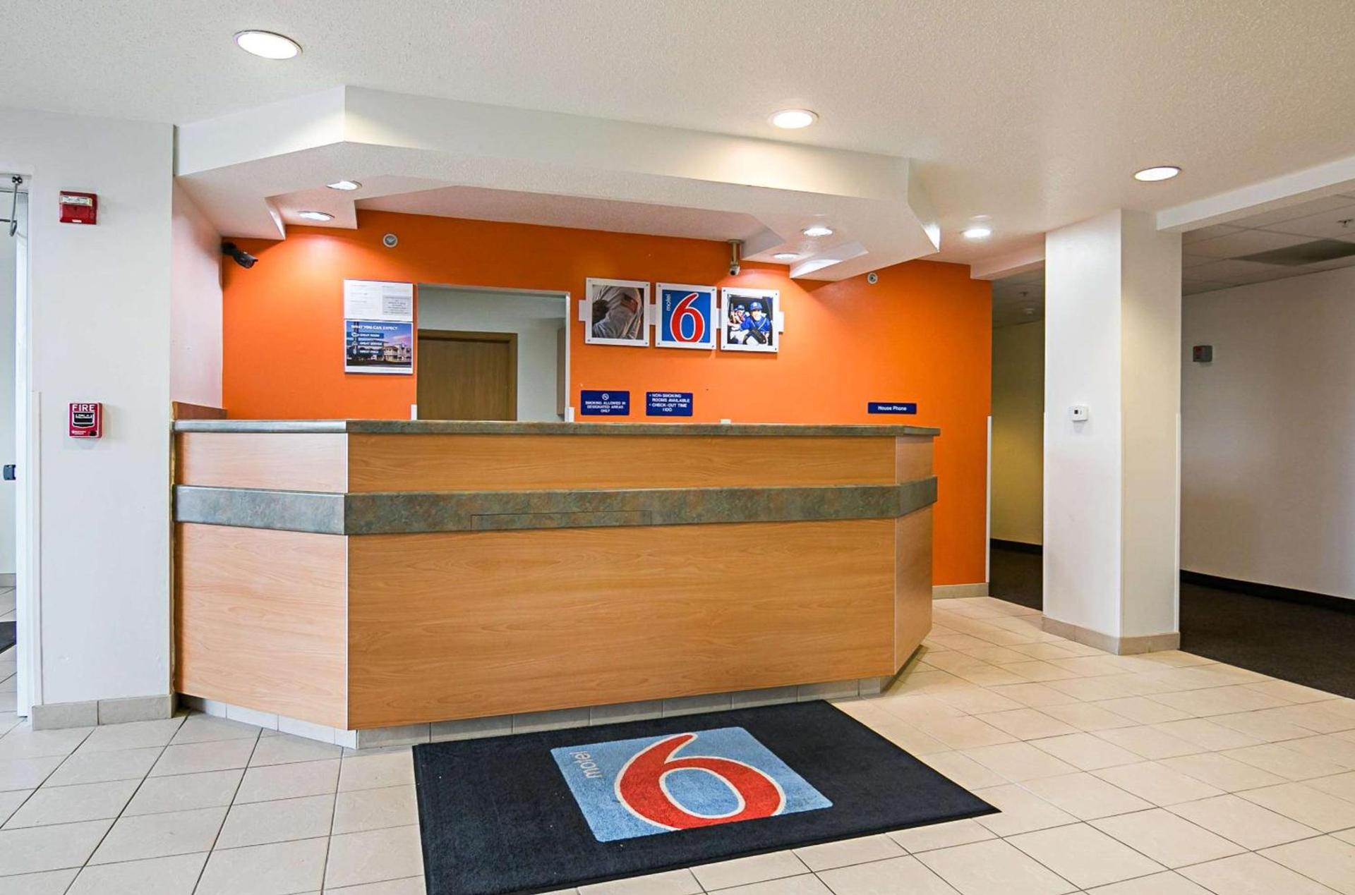 Motel 6-Sycamore, IL photo 54