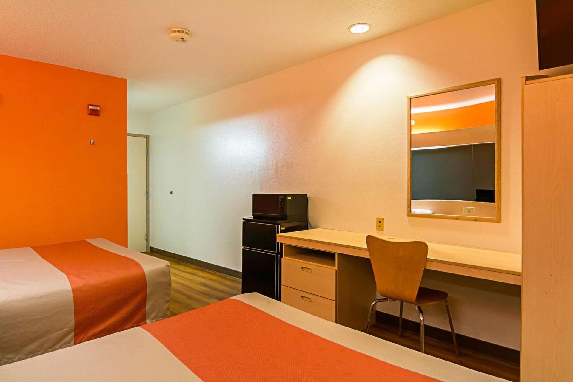 Motel 6-Sycamore, IL photo 46