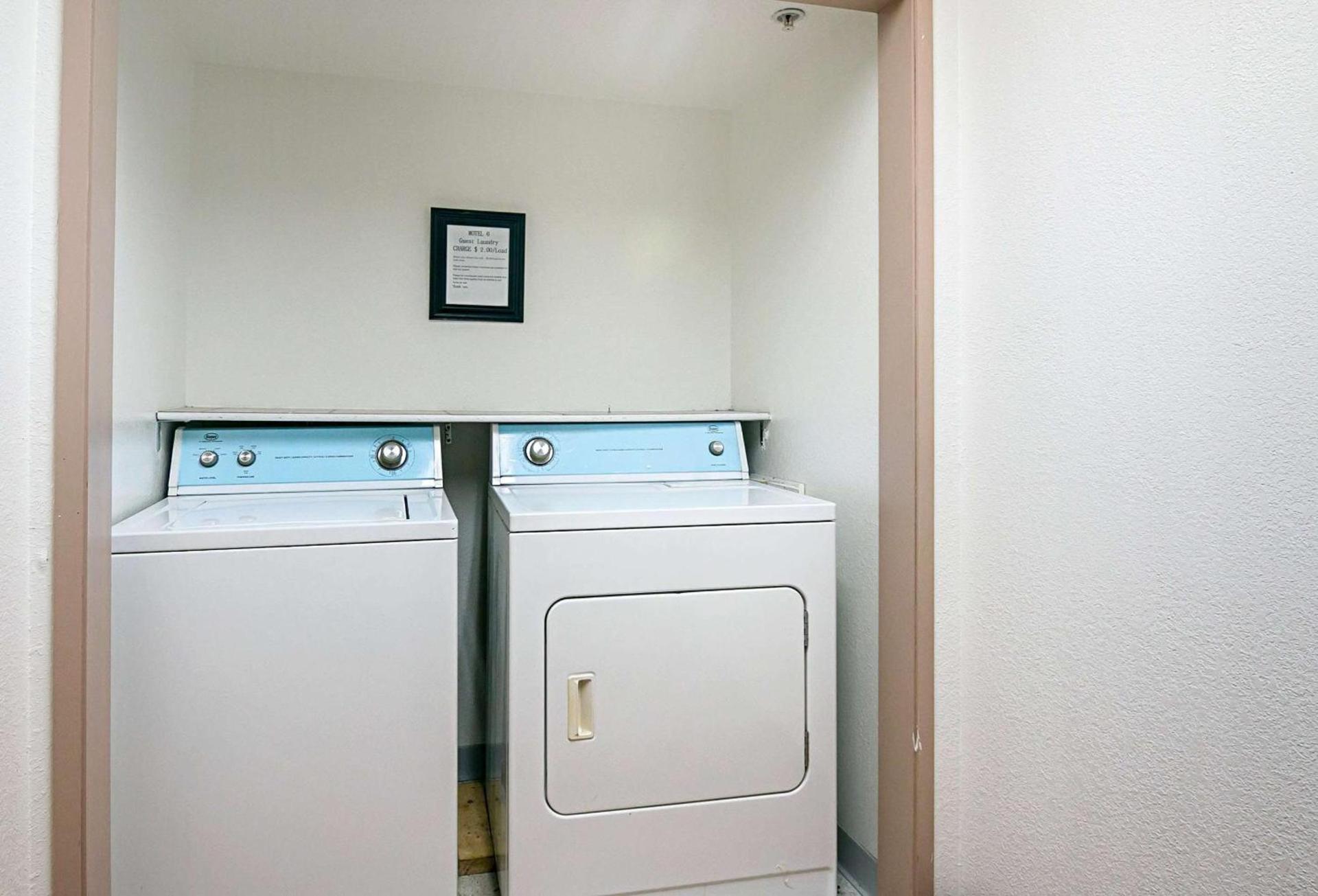 Motel 6-Sycamore, IL photo 35