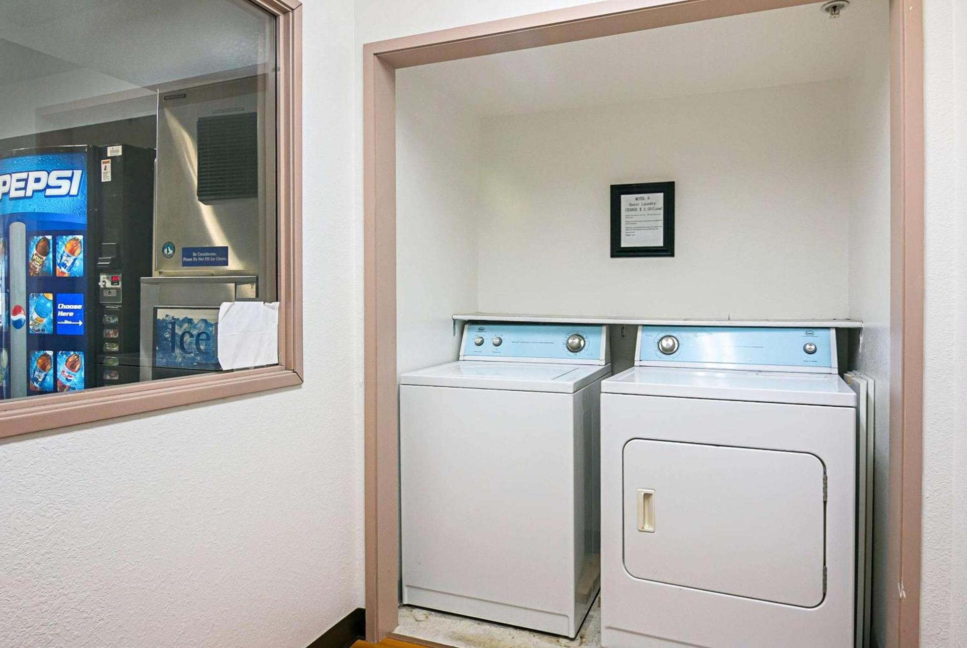 Motel 6-Sycamore, IL photo 34