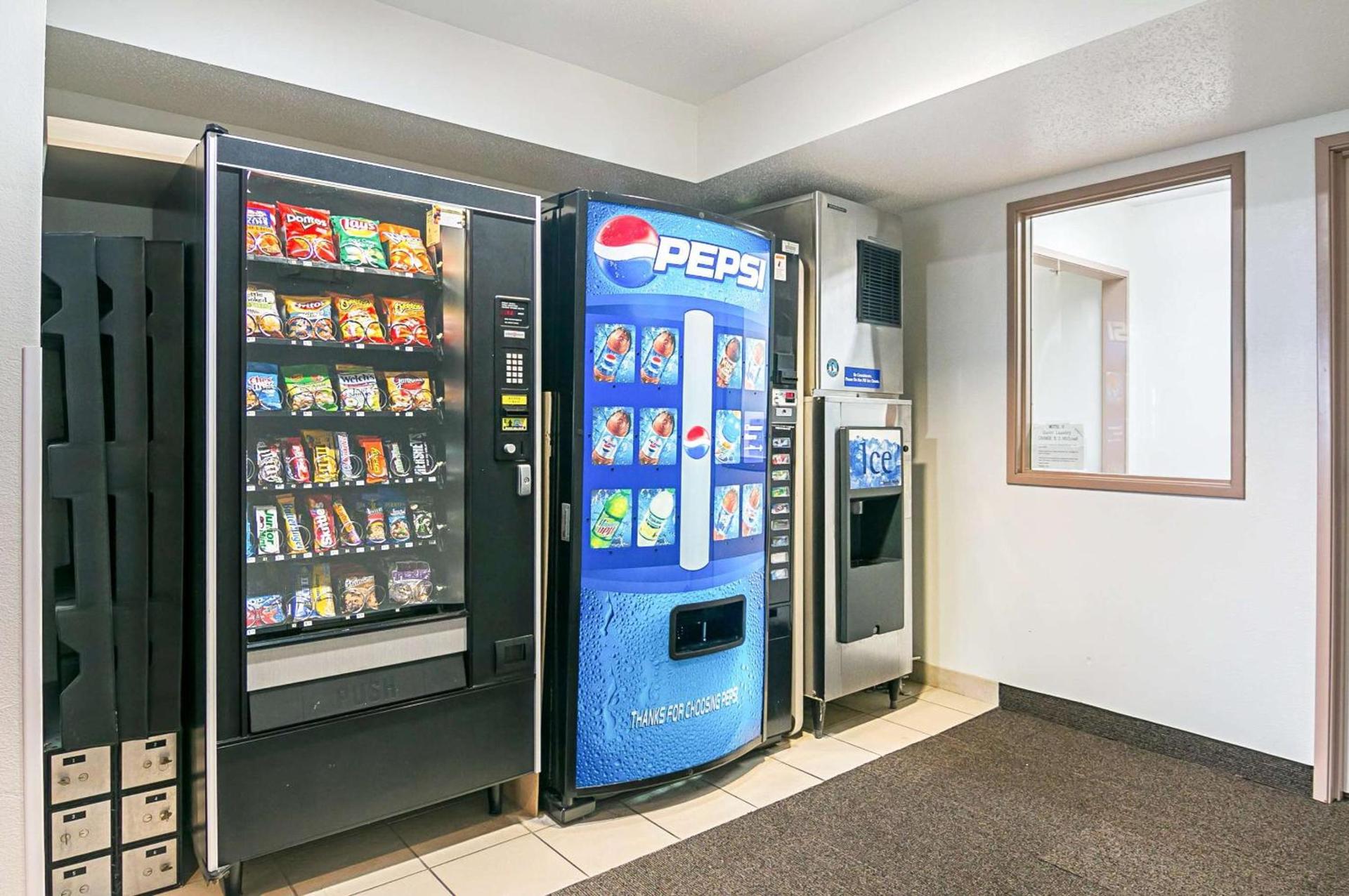 Motel 6-Sycamore, IL photo 33