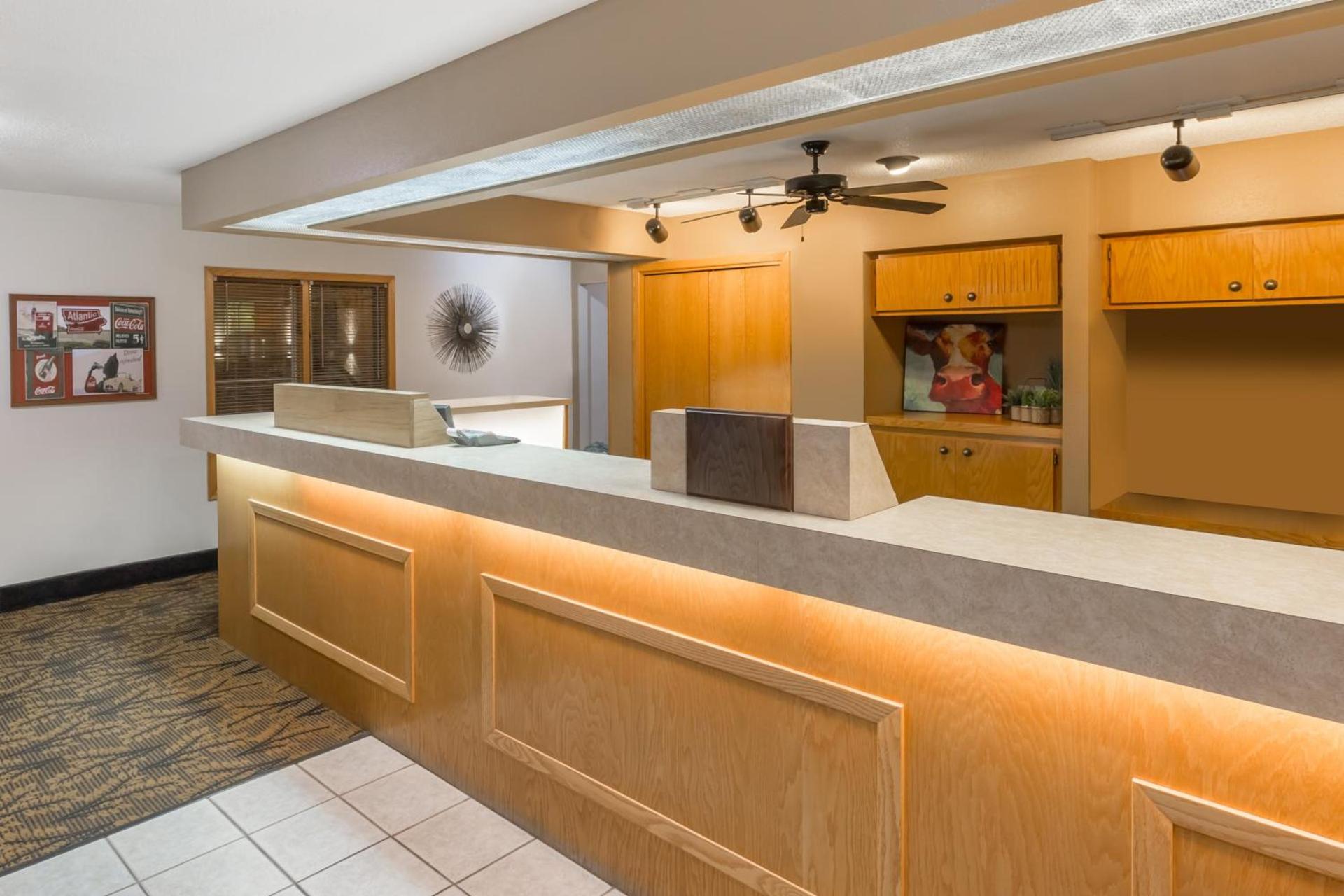 Americas Best Value Inn & Suites Atlantic photo 30