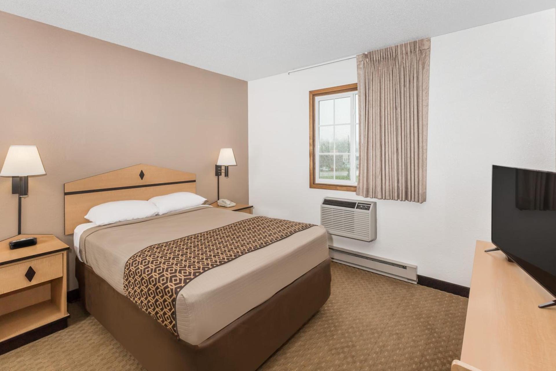 Americas Best Value Inn & Suites Atlantic photo 16