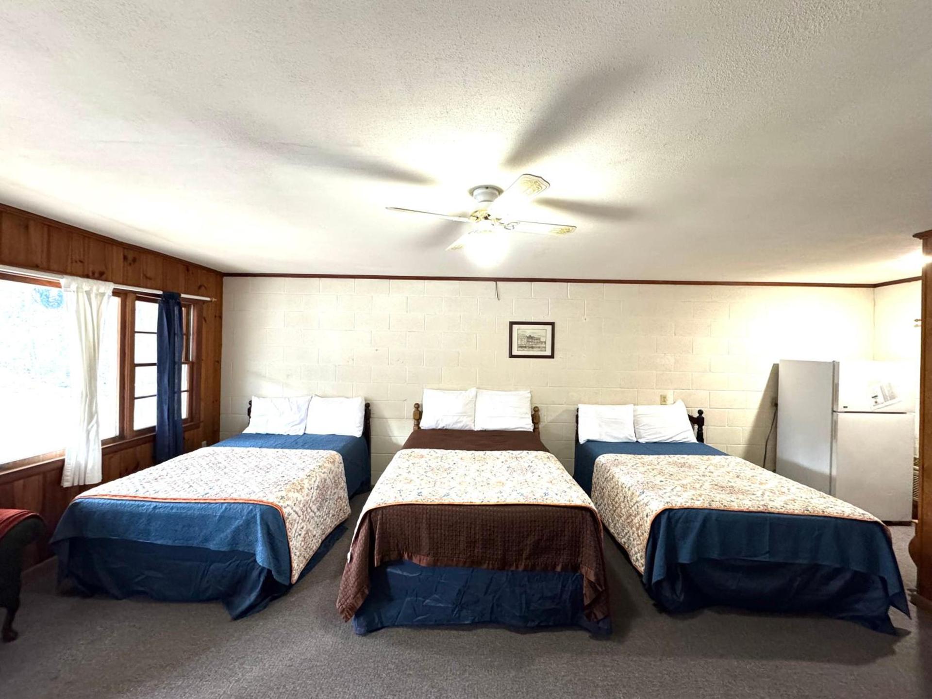Parkview Lodge & Cabins photo 35