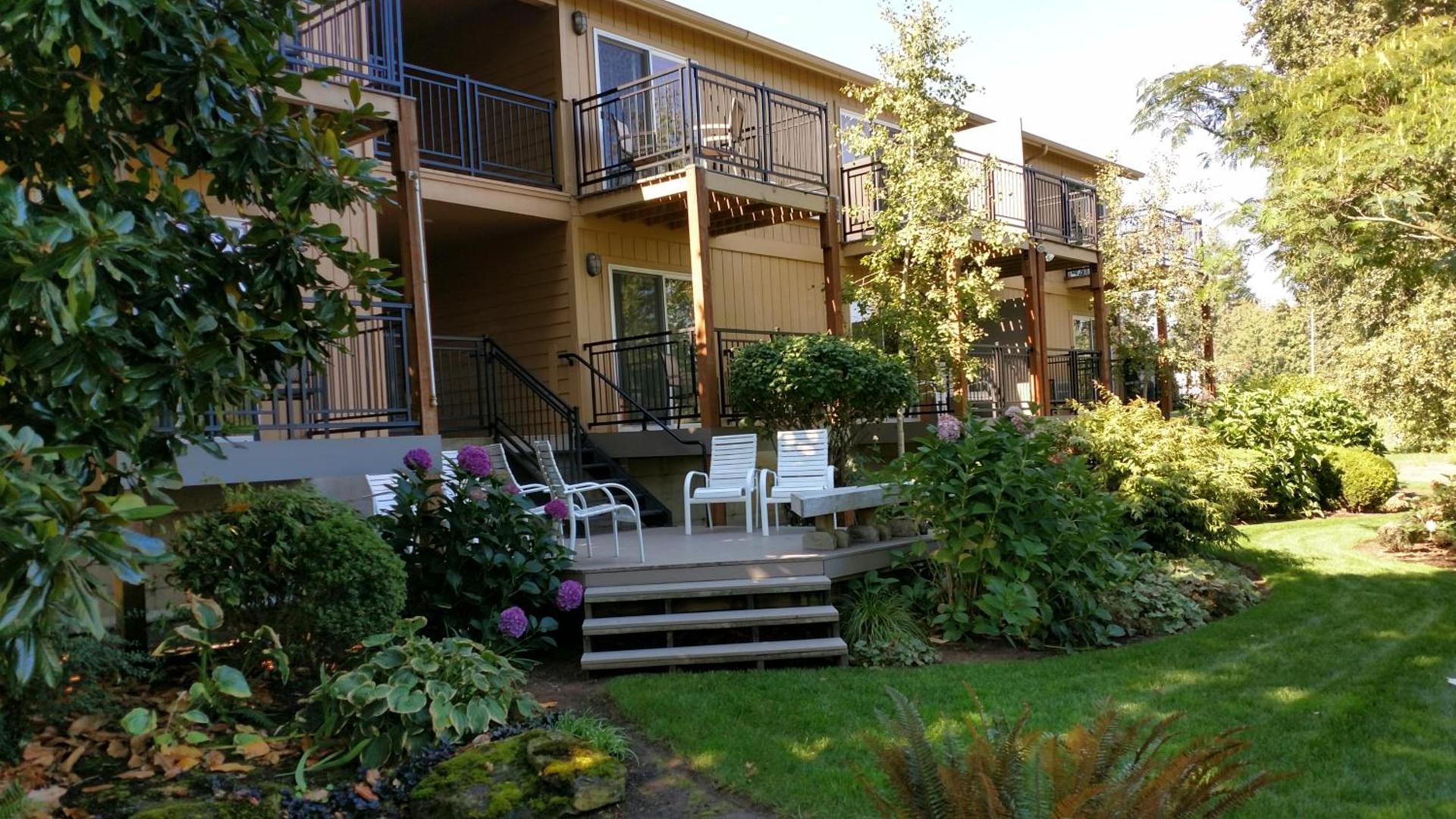 Lewis River Inn photo 30