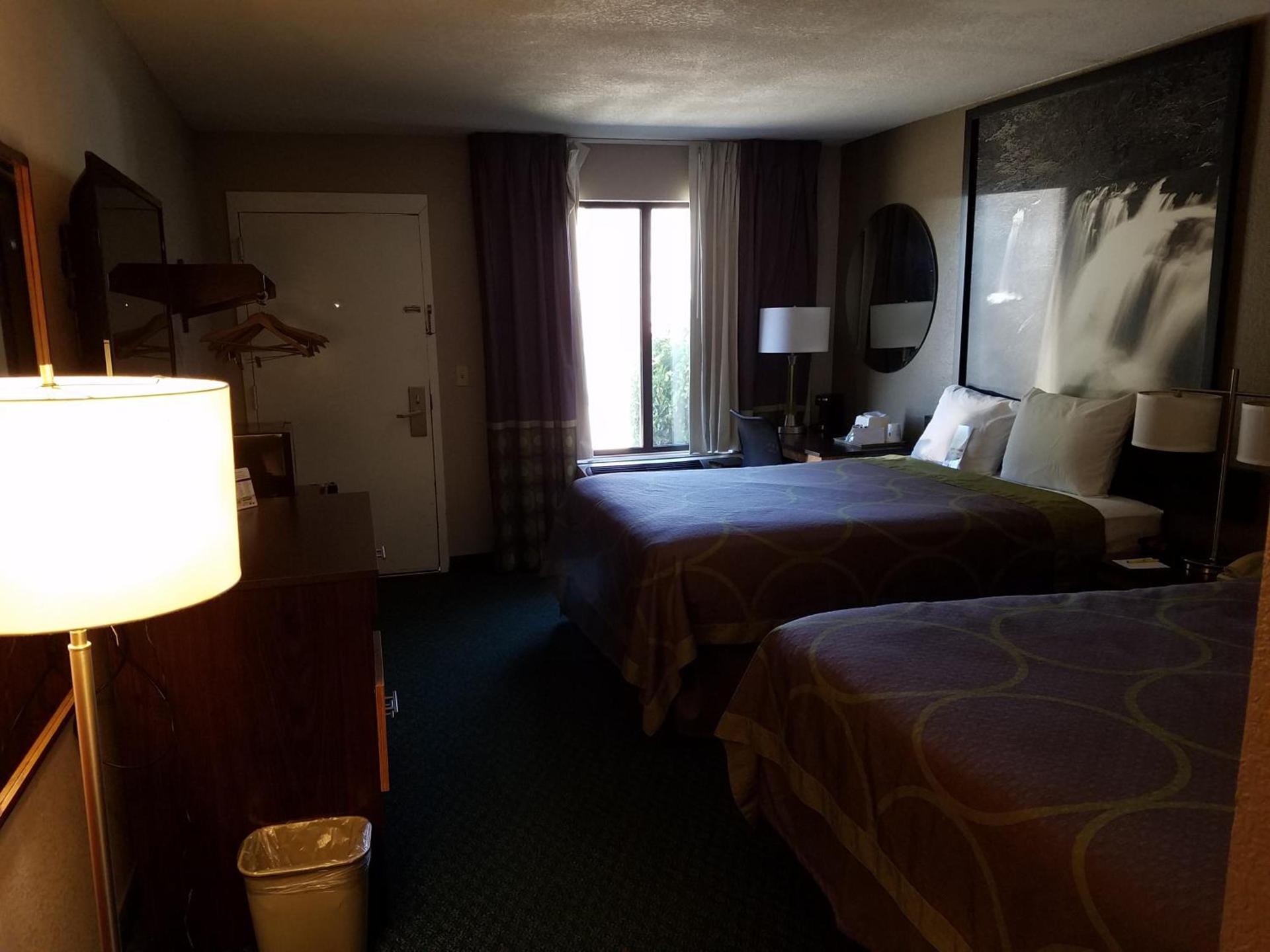 Super 8 by Wyndham Bentonville photo 45