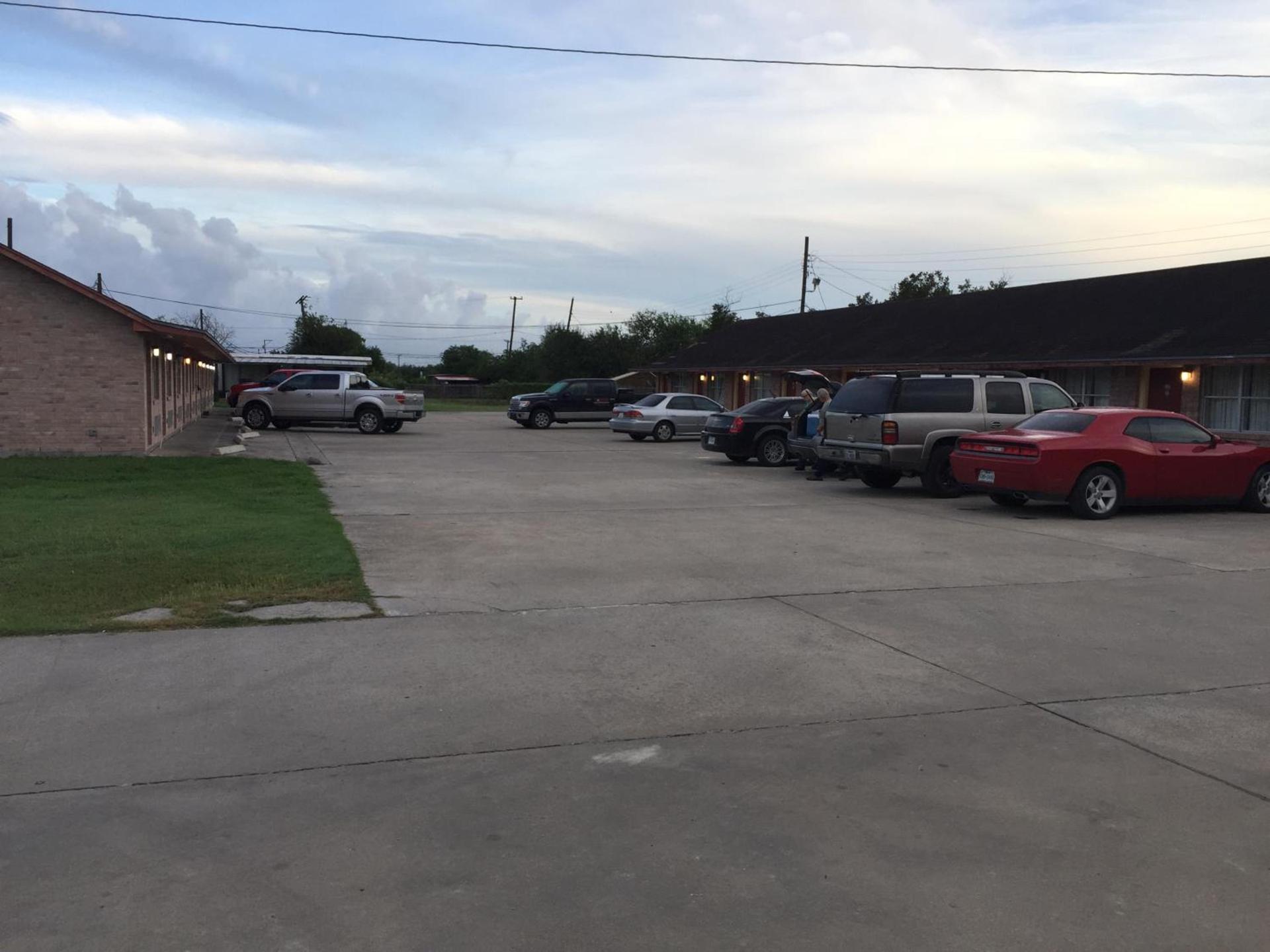 Lakeside inn & suites by OYO Mathis I 37 photo 6