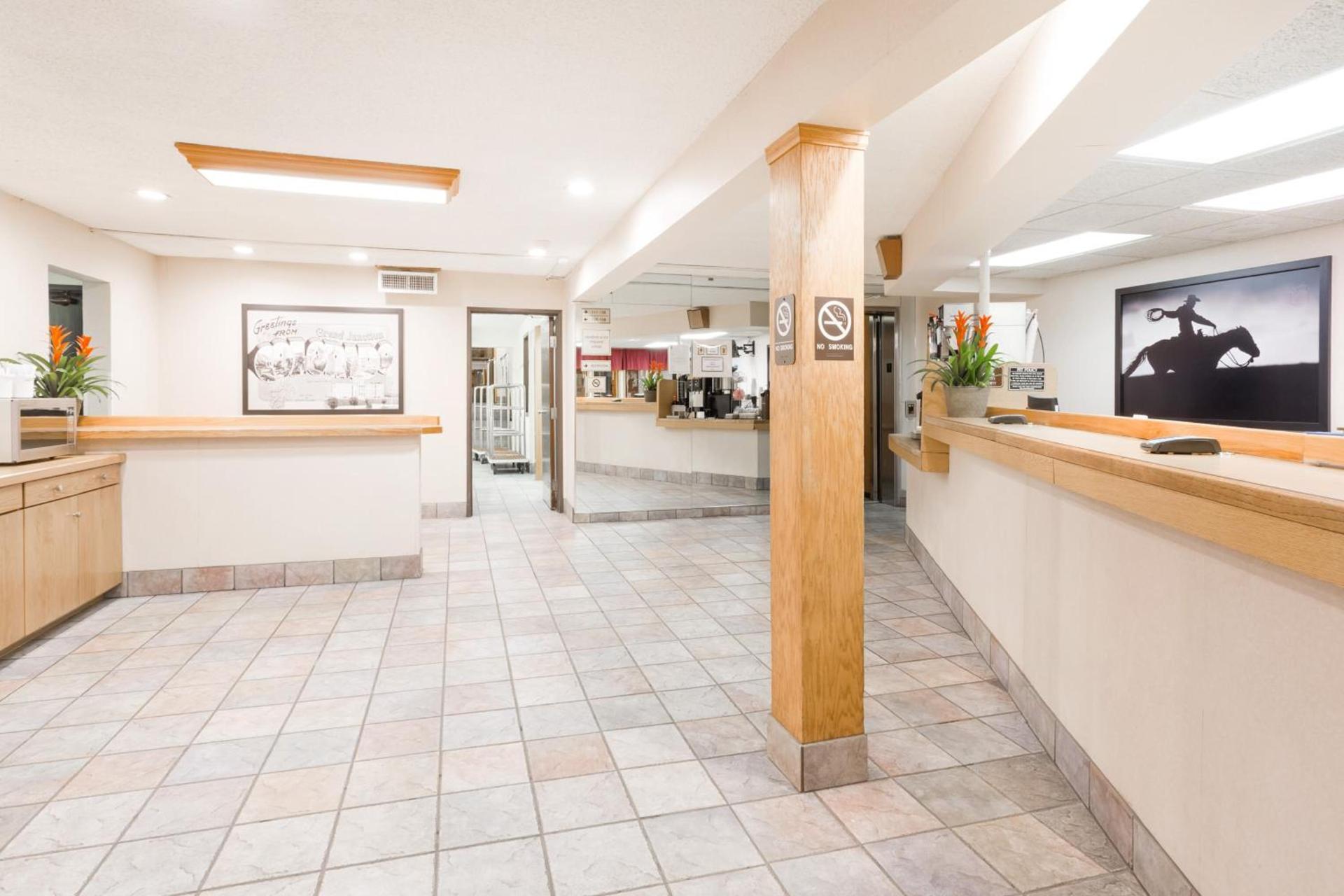 Super 8 by Wyndham Grand Junction Colorado photo 5