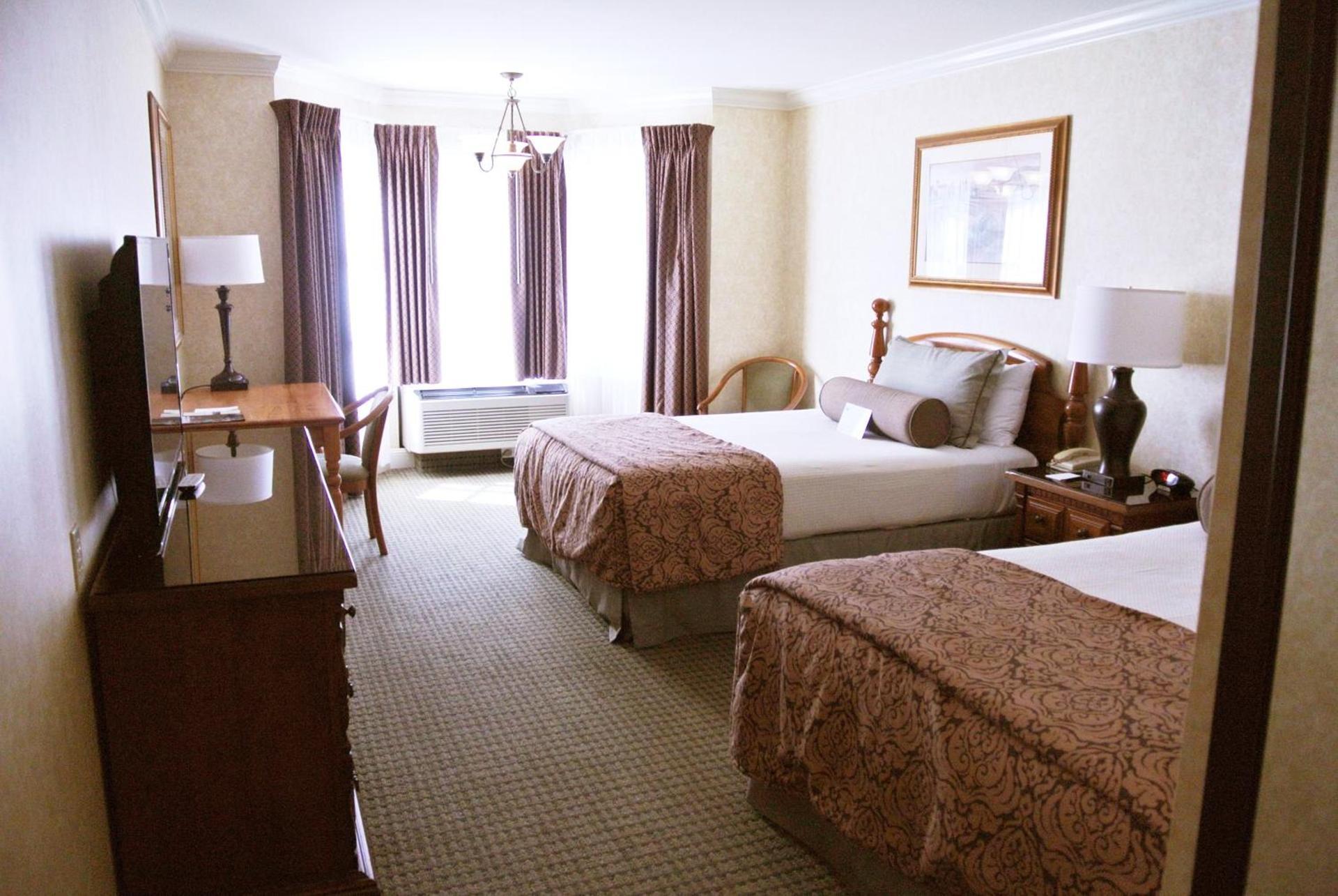 Cow Hollow Inn and Suites photo 12