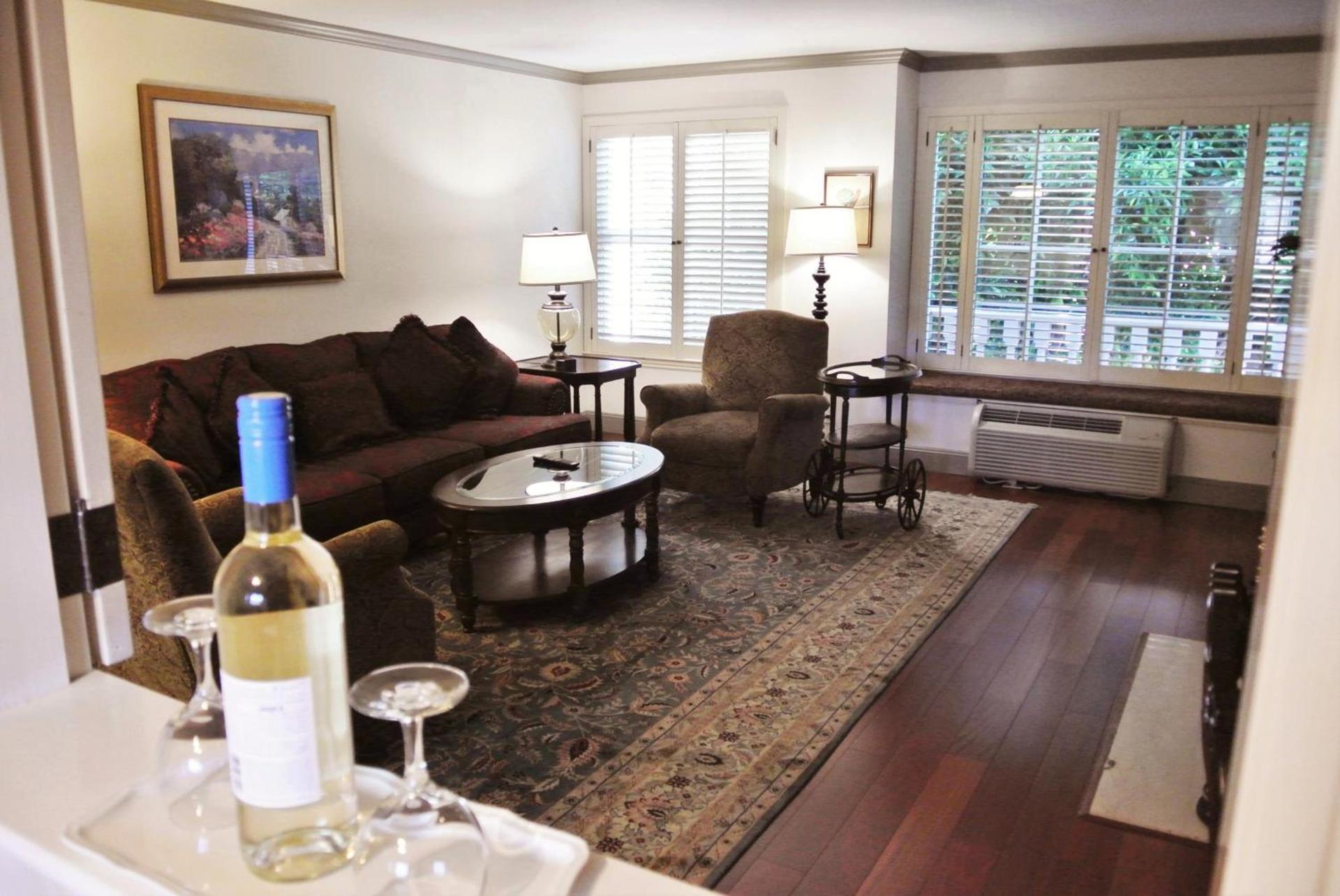 Cow Hollow Inn and Suites photo 14