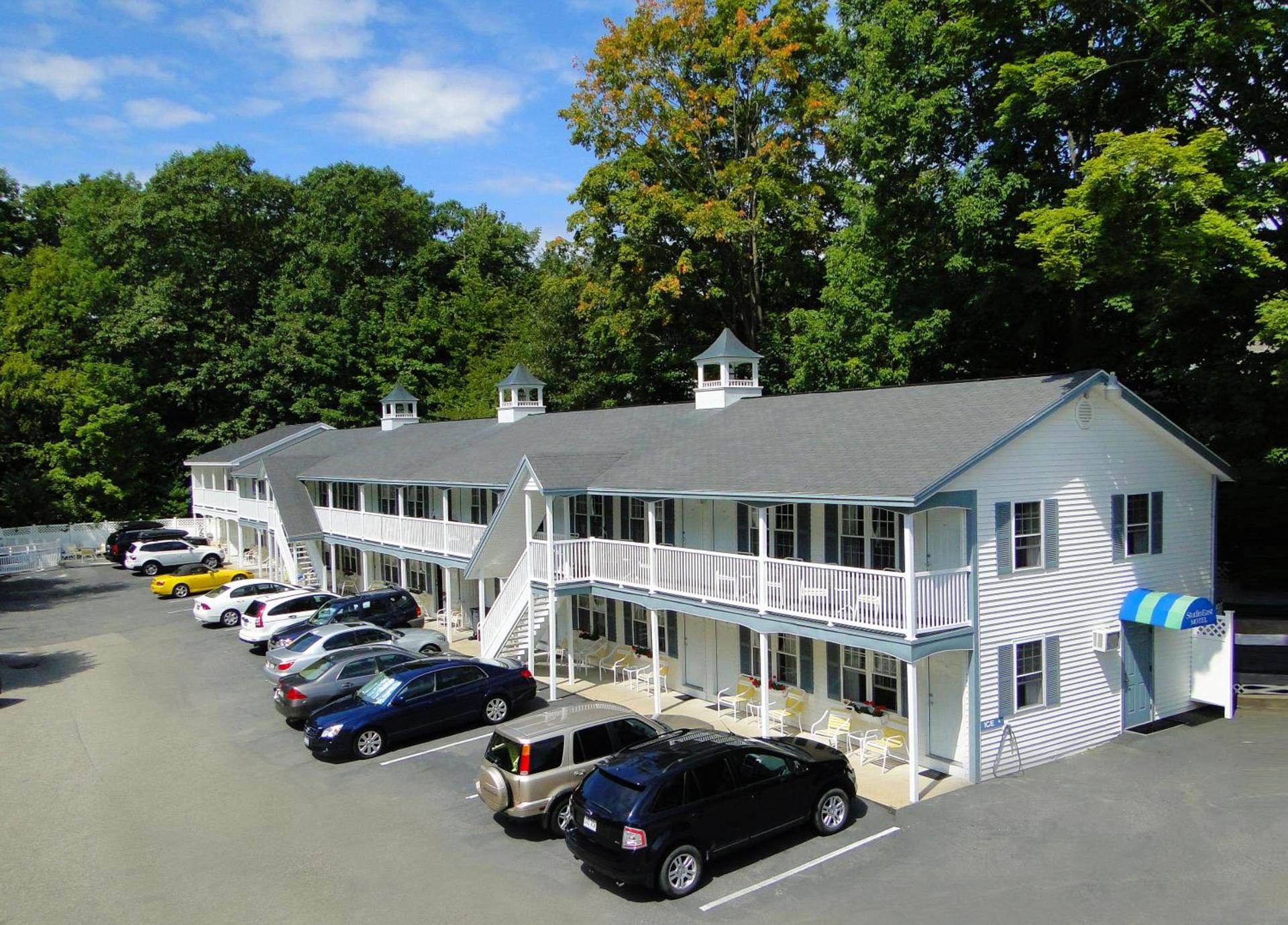 Studio East Motel photo 8