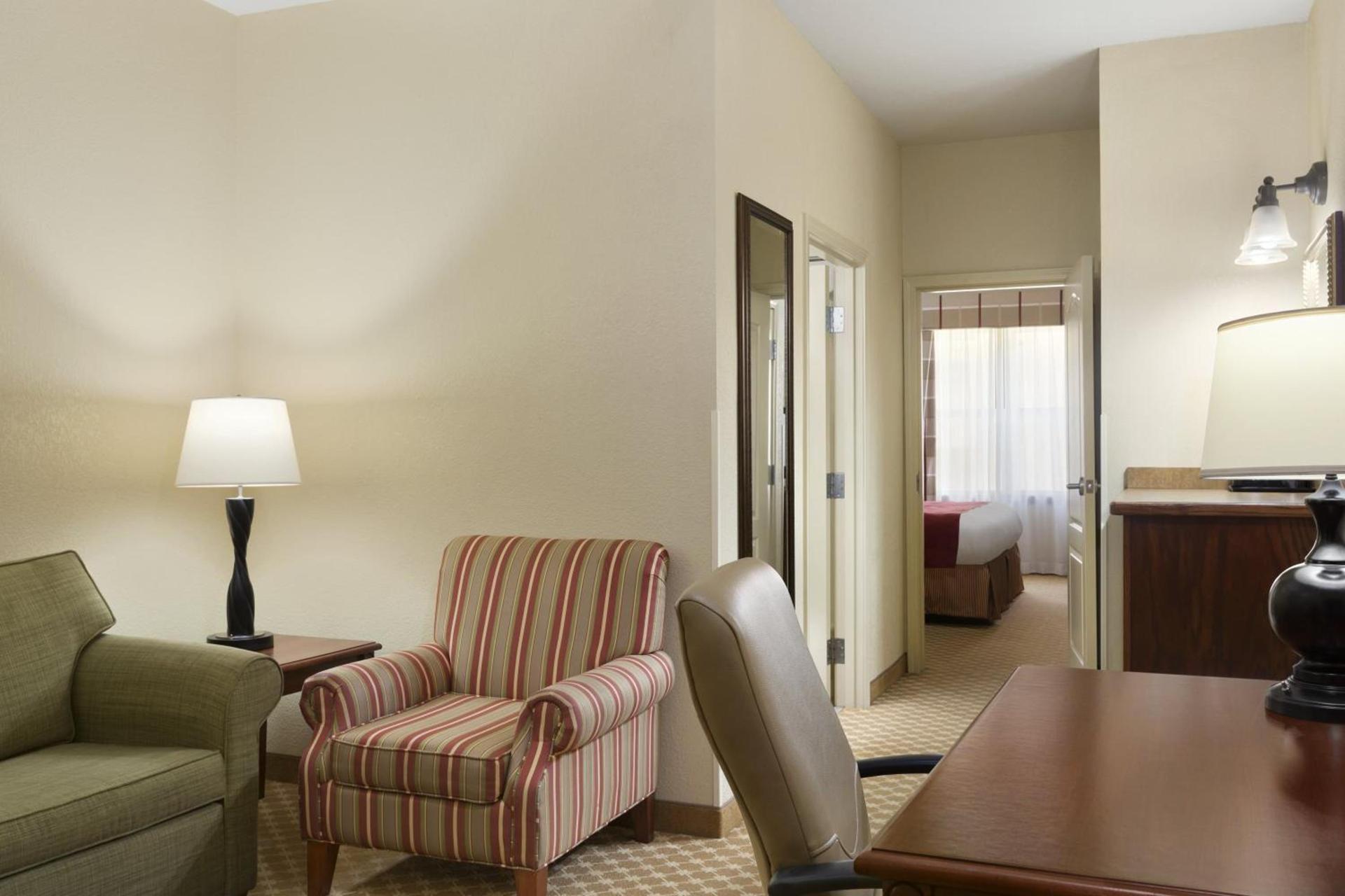 Country Inn & Suites by Radisson, Macon North, GA photo 12