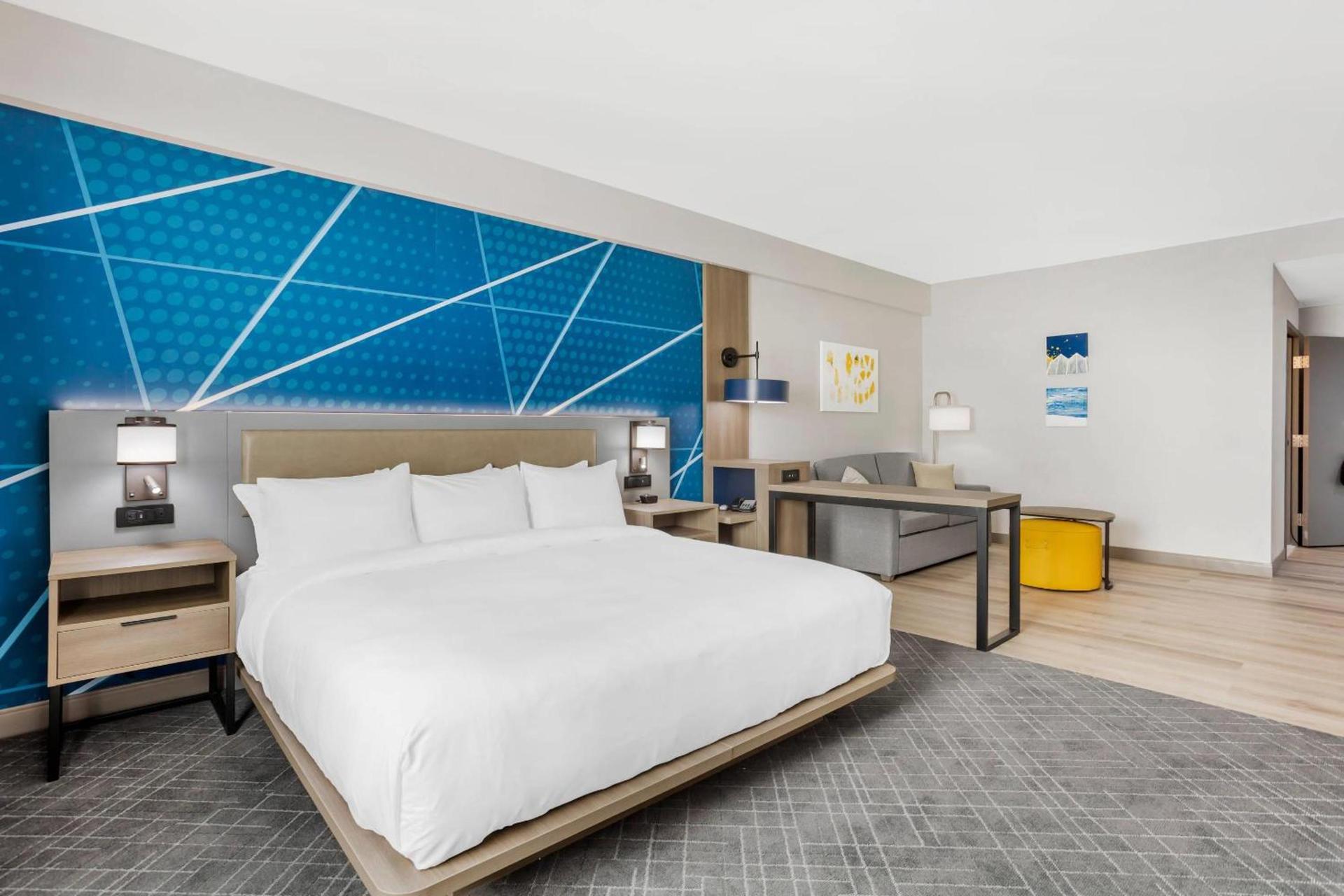 Comfort Suites Central Valley - Woodbury photo 1