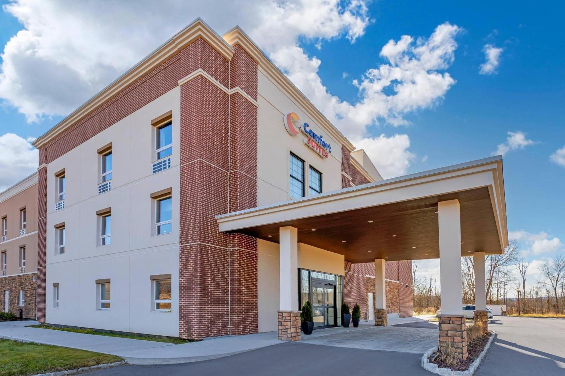 Comfort Suites Central Valley - Woodbury photo 31