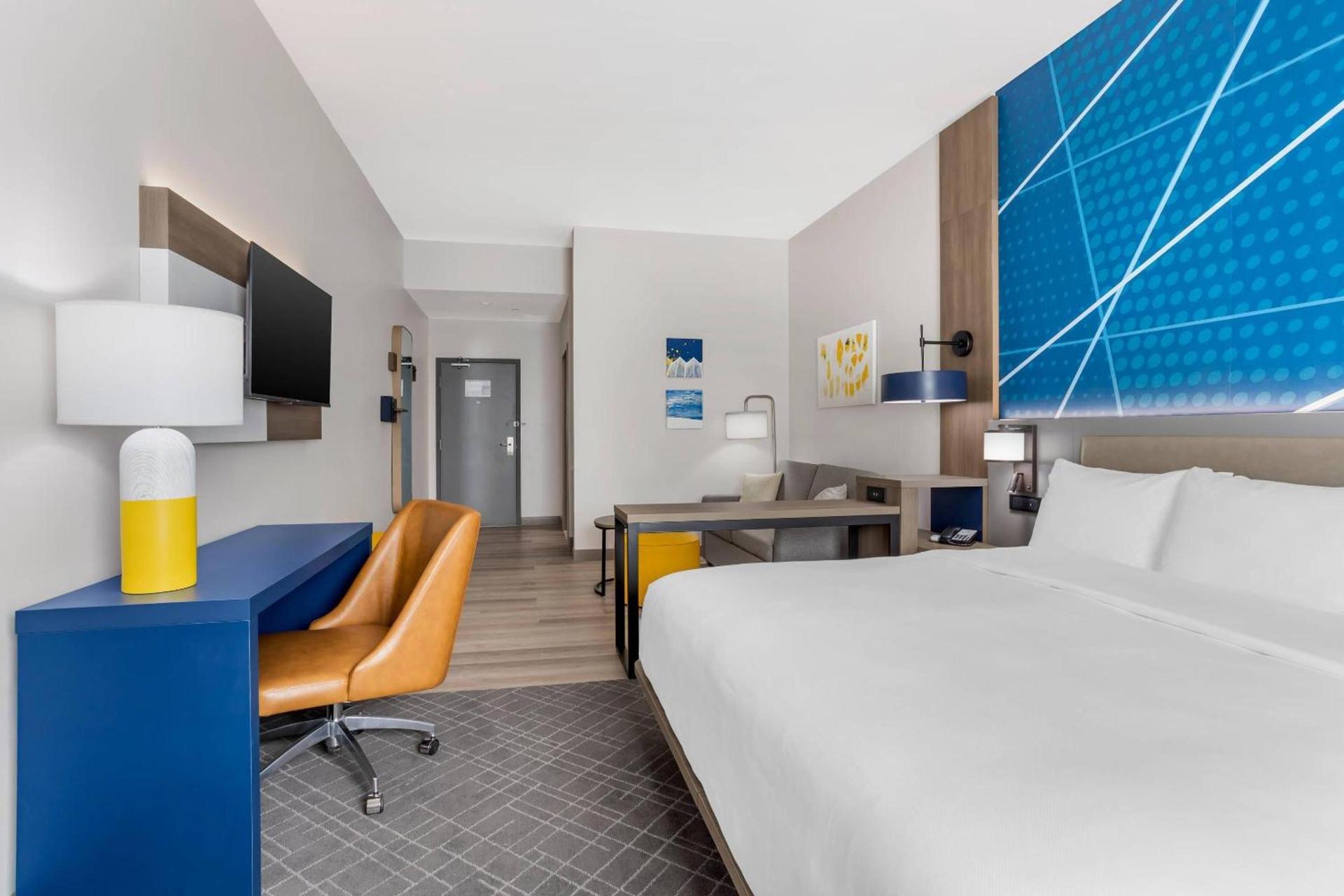 Comfort Suites Central Valley - Woodbury photo 19