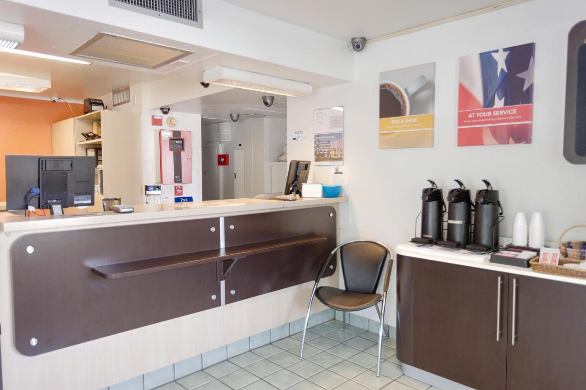 Motel 6 Weed - Mount Shasta photo 16