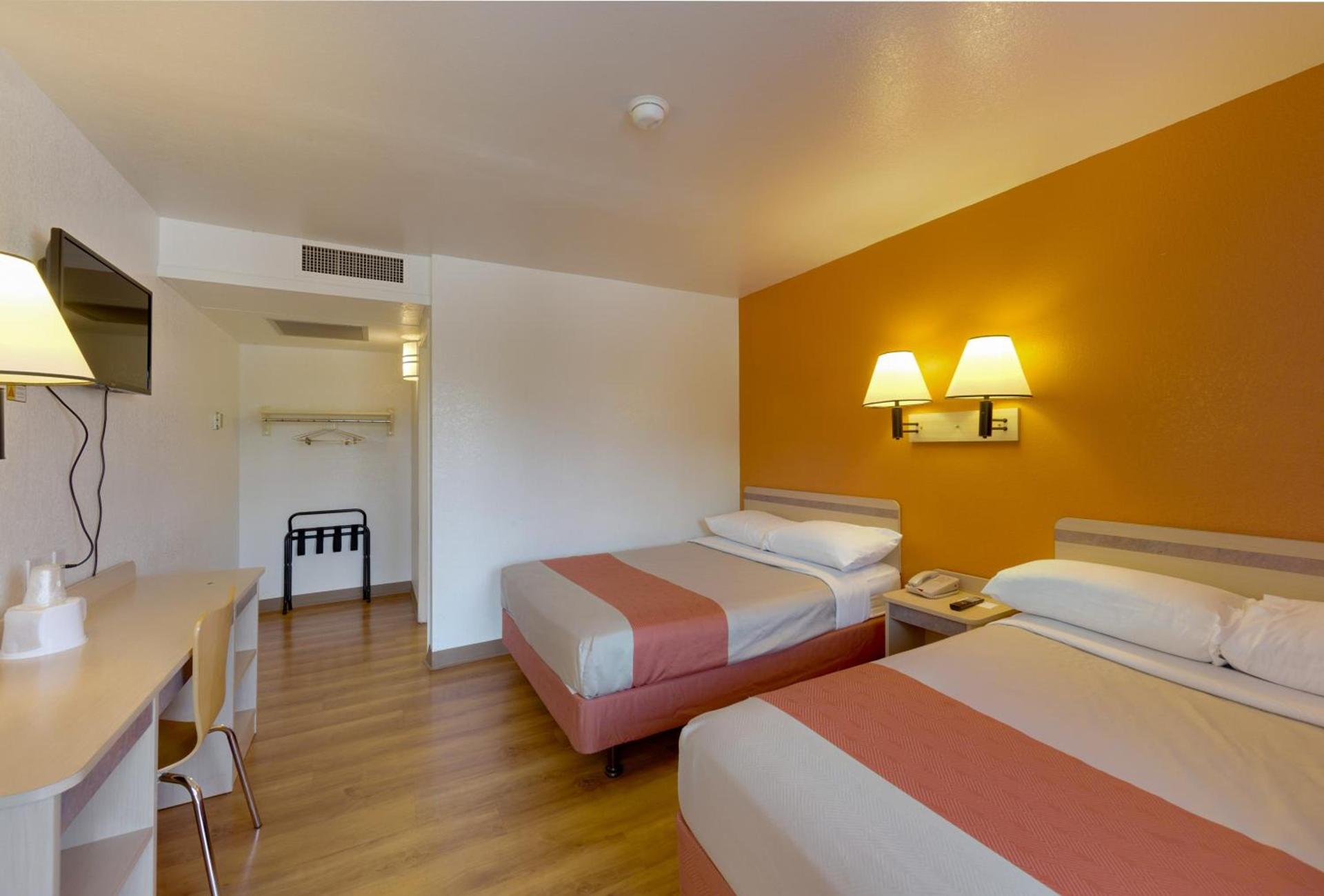 Motel 6 Weed - Mount Shasta photo 27