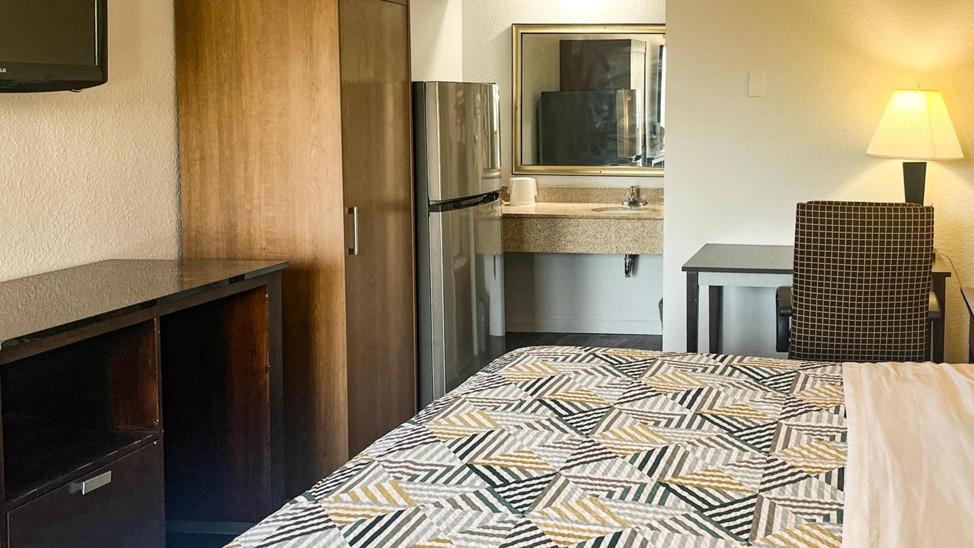 Studio 6 Suites Dallas TX - Loop 12 West photo 14