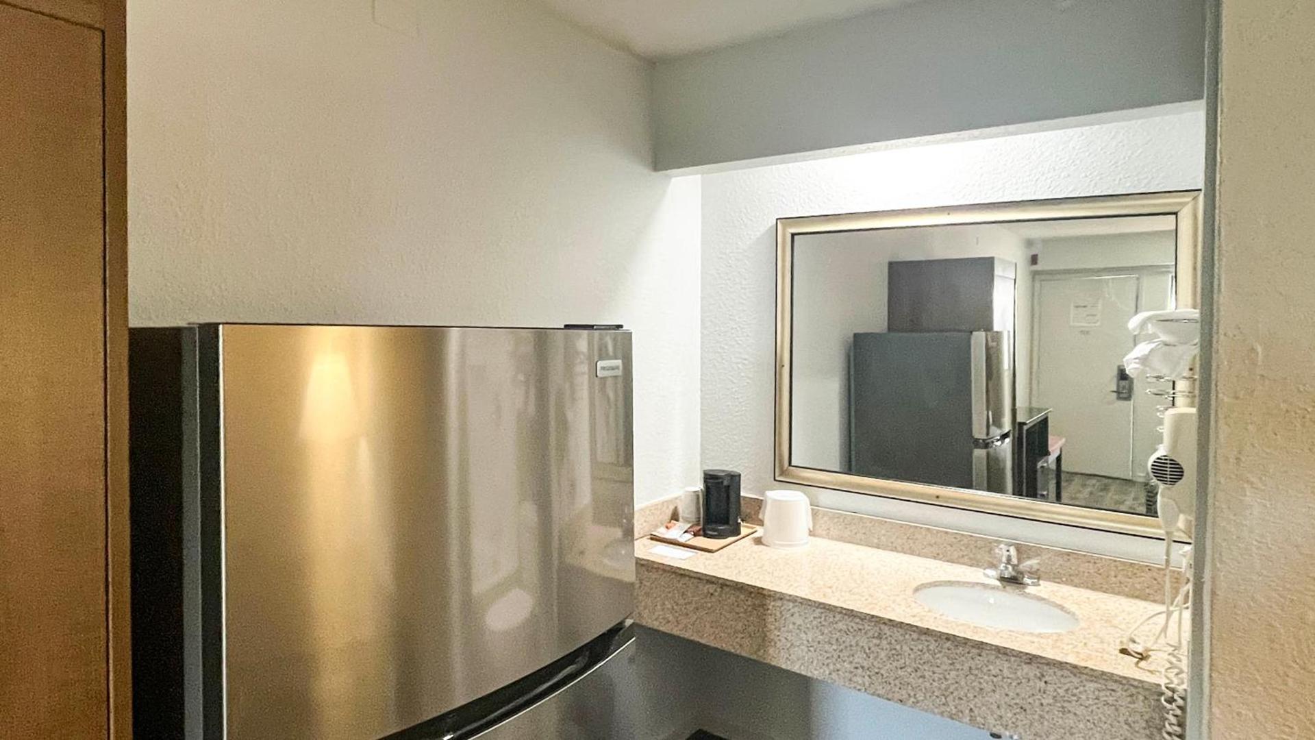 Studio 6 Suites Dallas TX - Loop 12 West photo 18