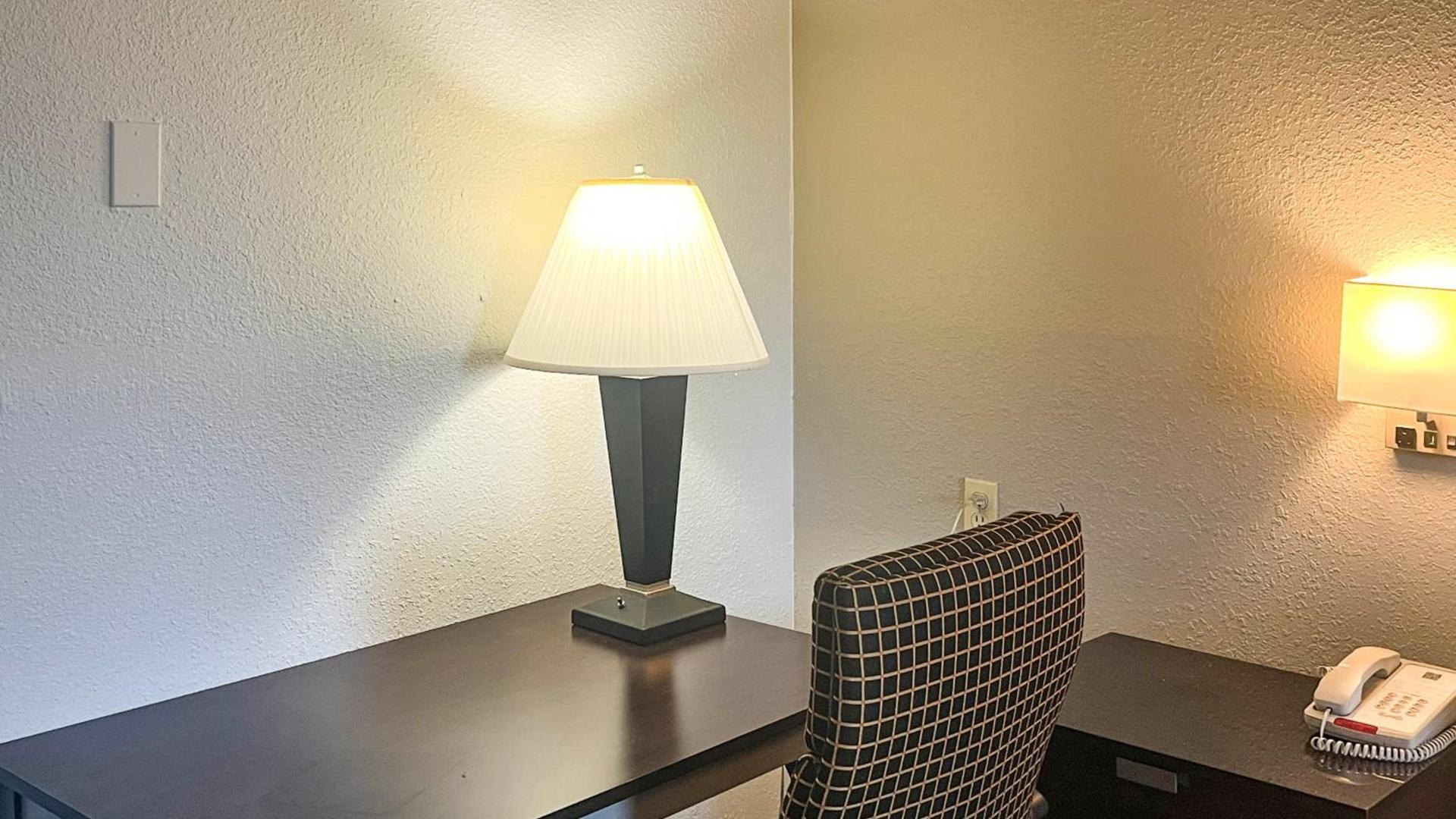 Studio 6 Suites Dallas TX - Loop 12 West photo 5