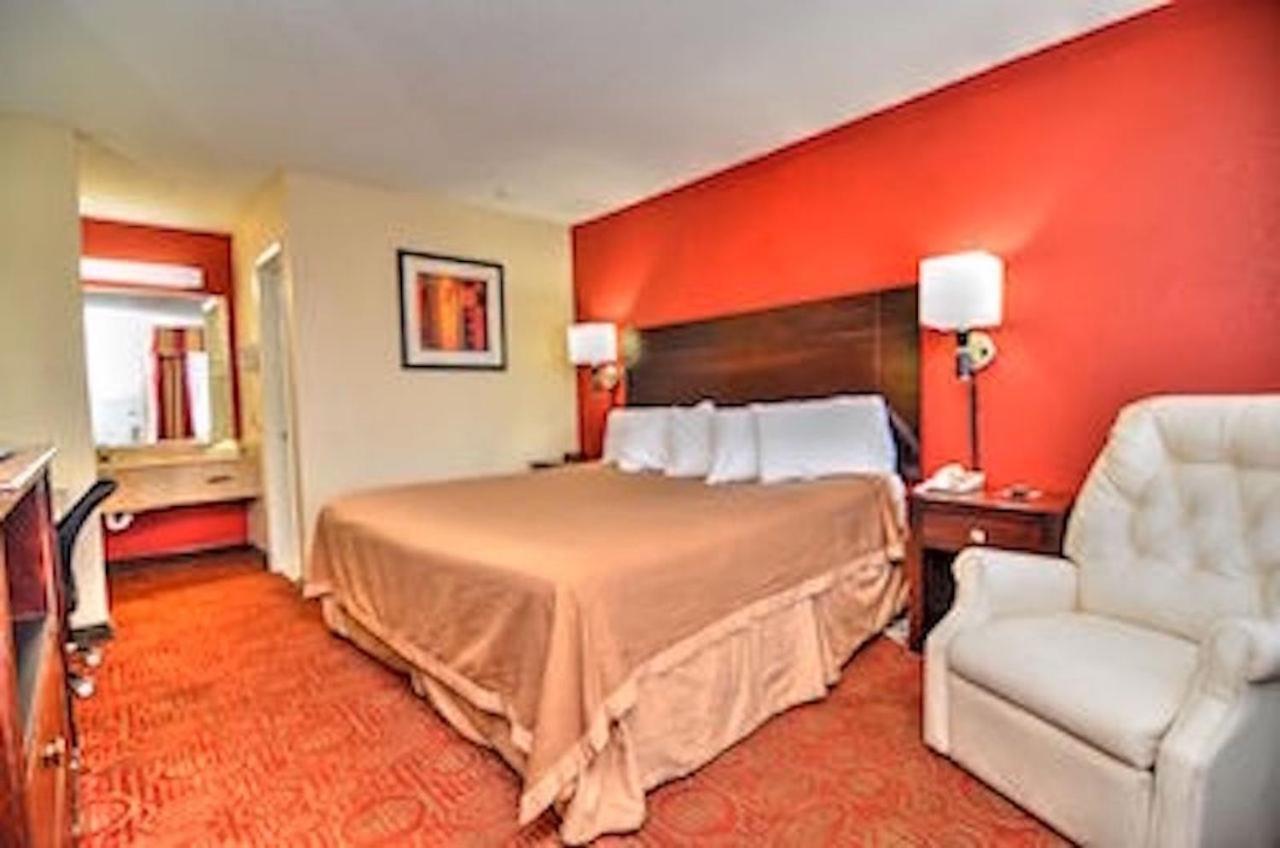 Sunset Inn photo 9