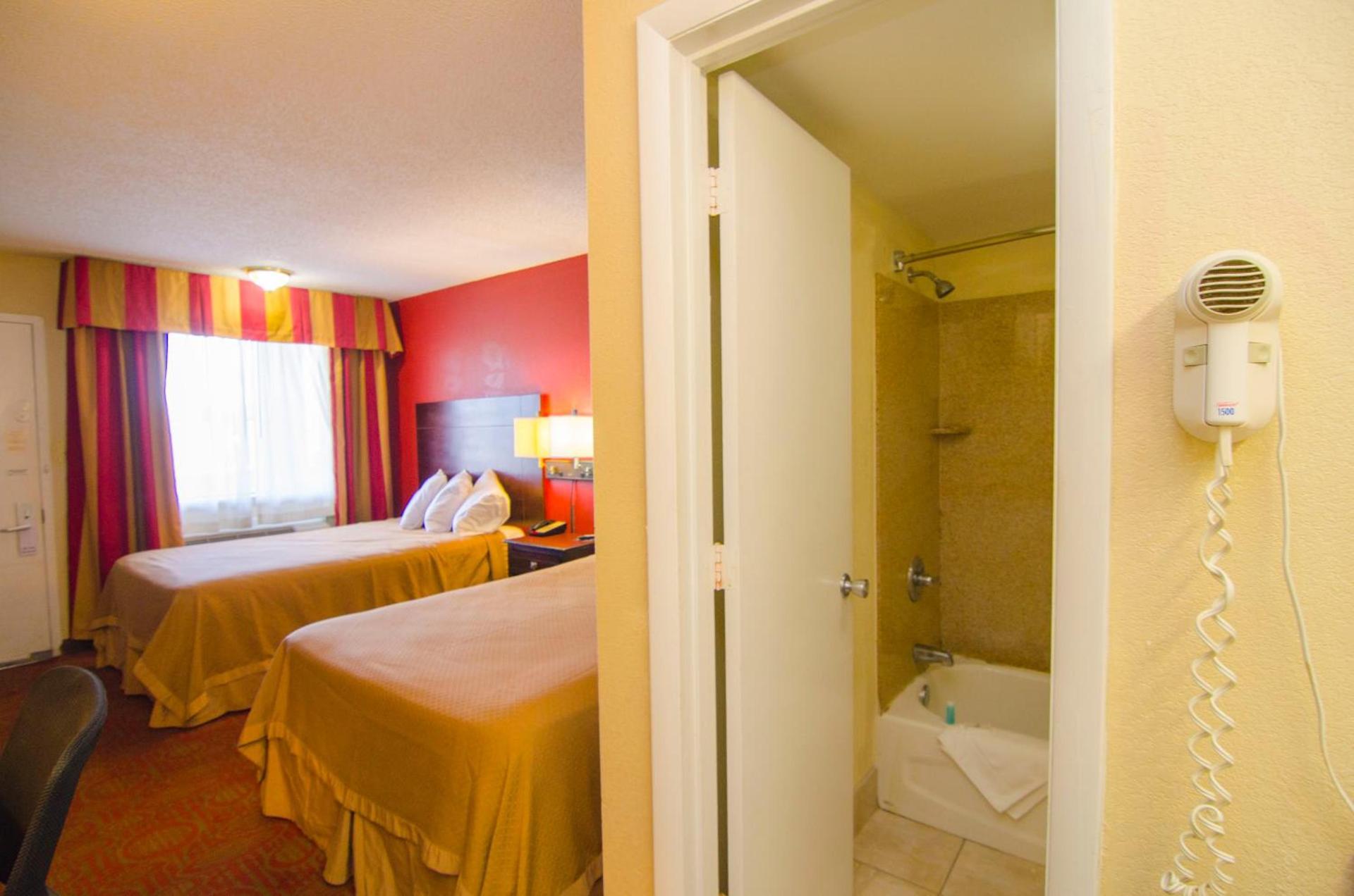 Sunset Inn photo 17