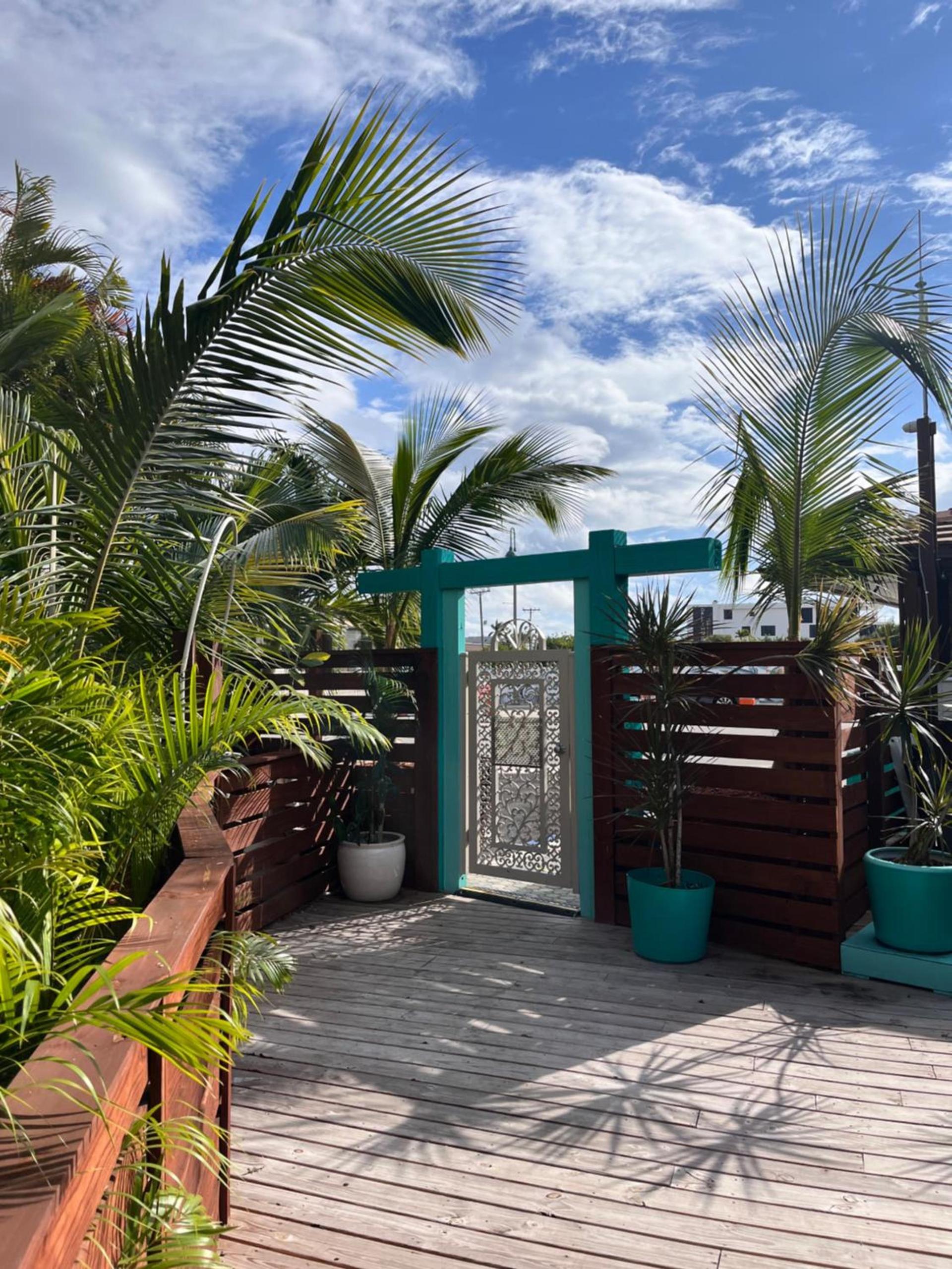 Blue Heron Bridge Hotel and Dive Club photo 14